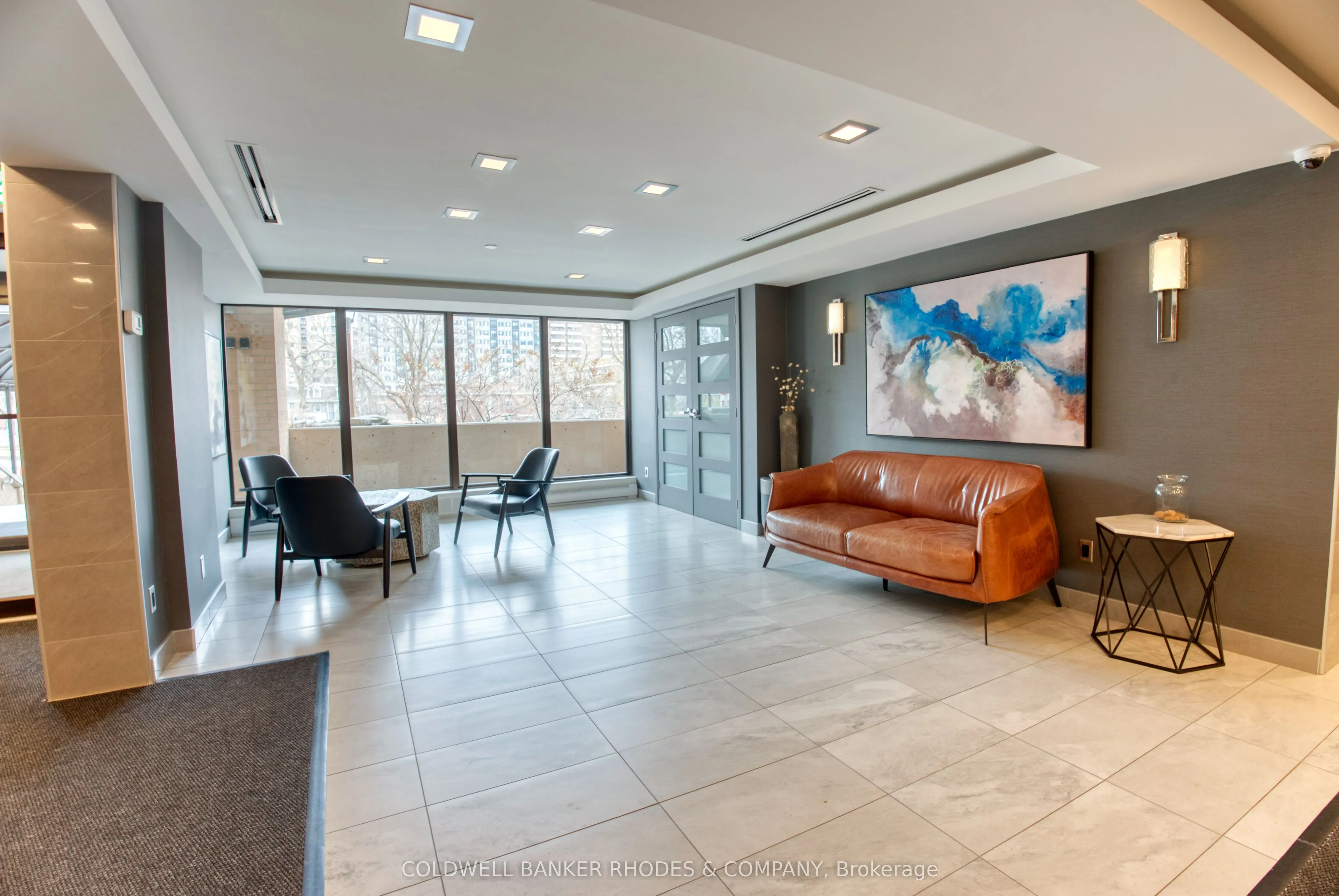 556 Laurier Avenue W, #1105