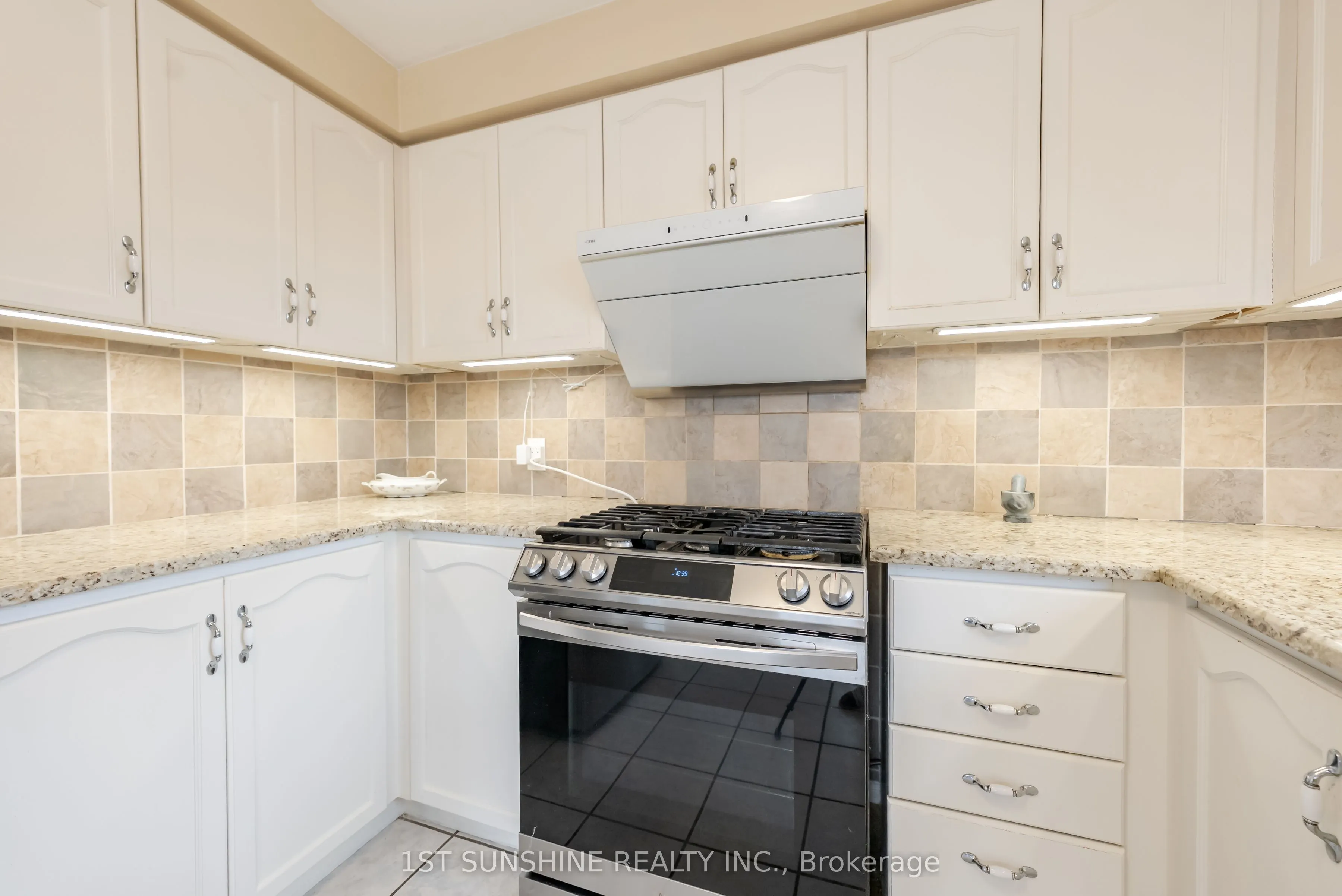 263 Hepburn Crescent