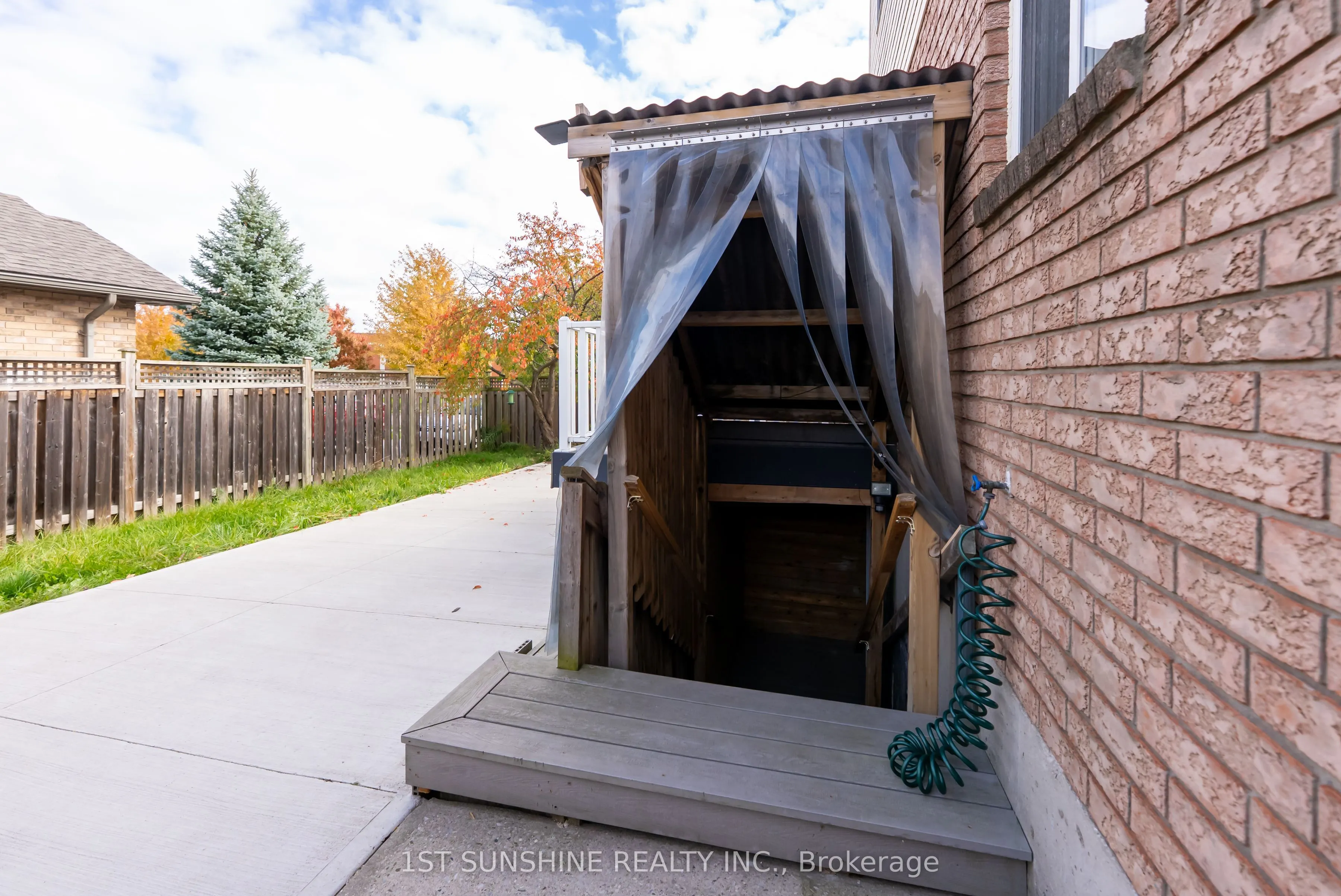 263 Hepburn Crescent