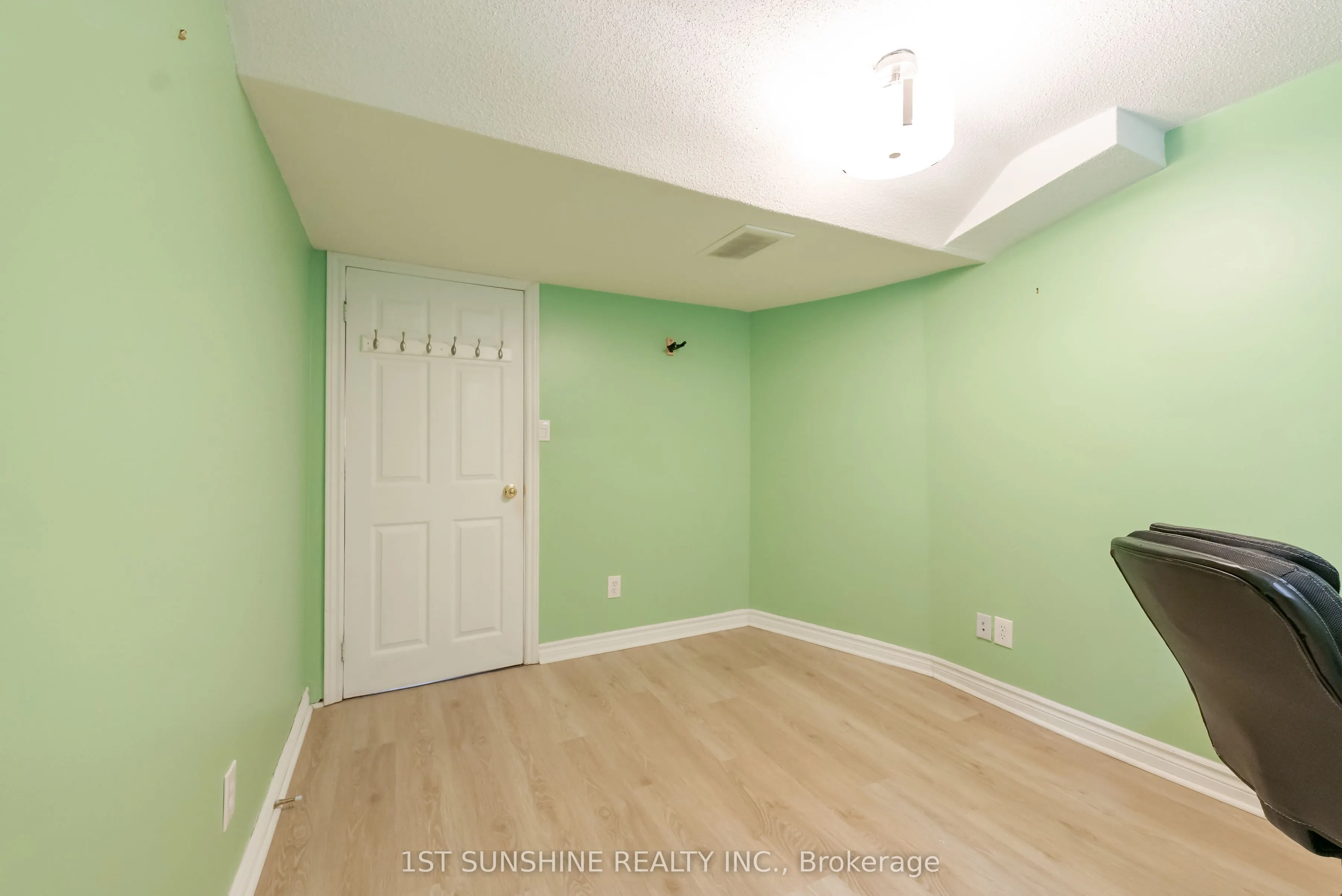 263 Hepburn Crescent