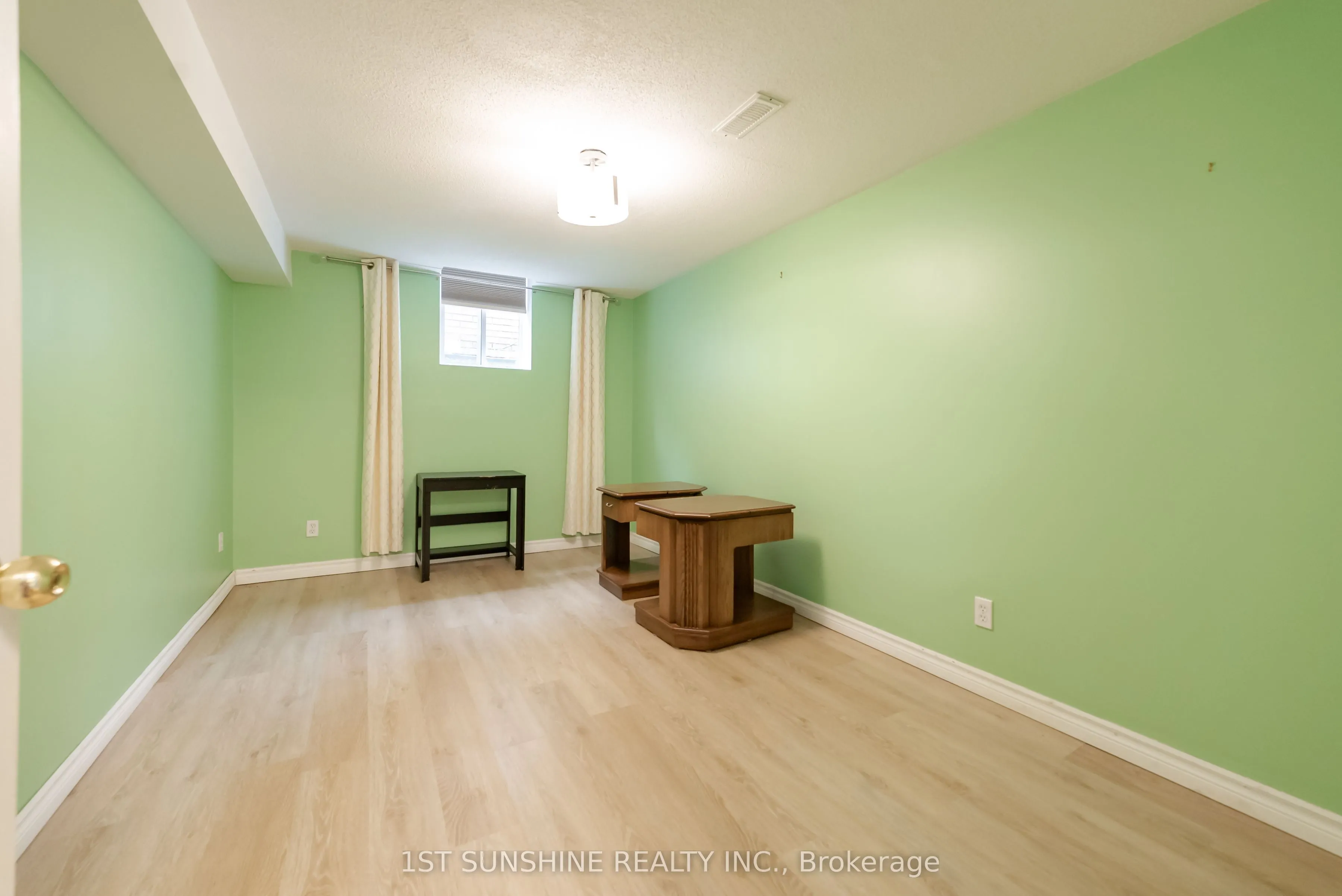 263 Hepburn Crescent