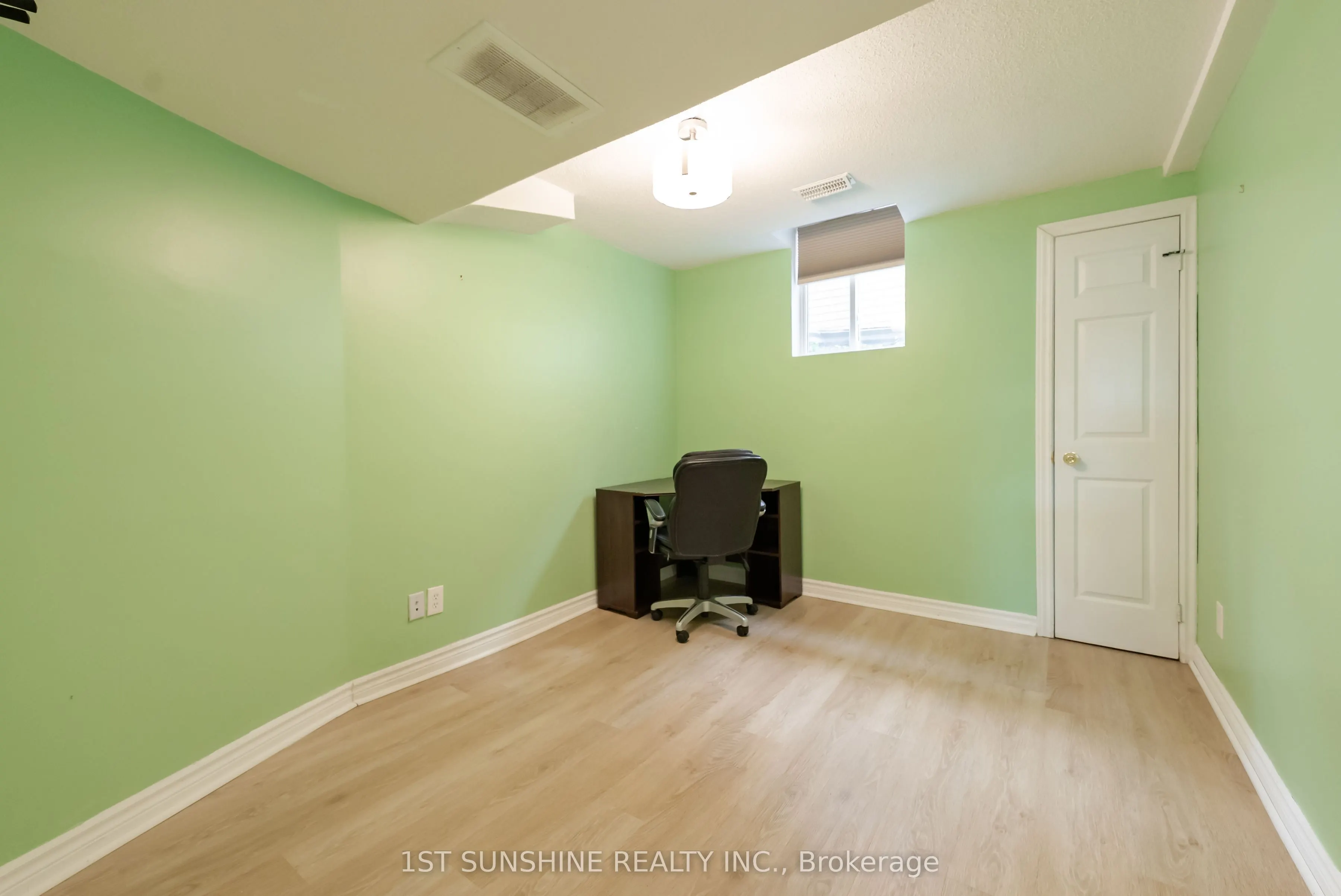 263 Hepburn Crescent