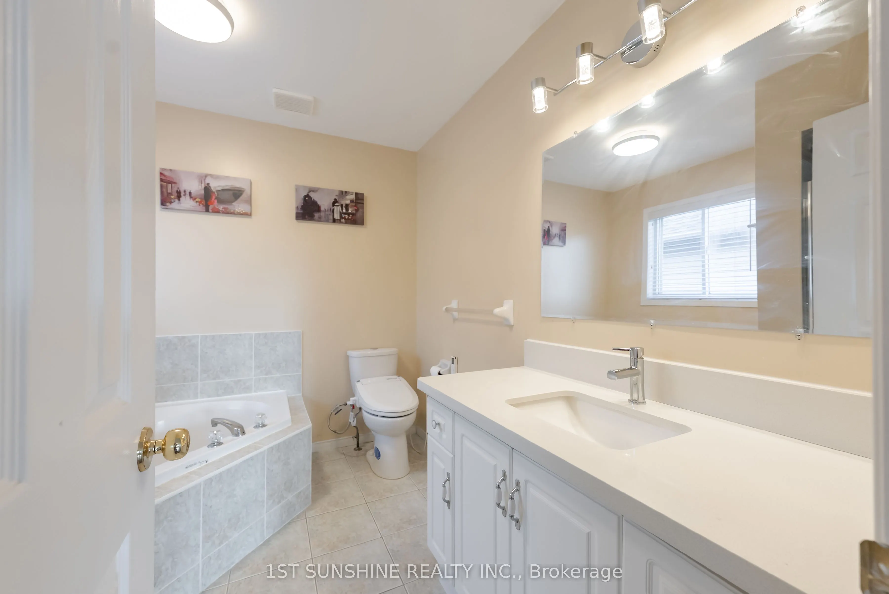 263 Hepburn Crescent