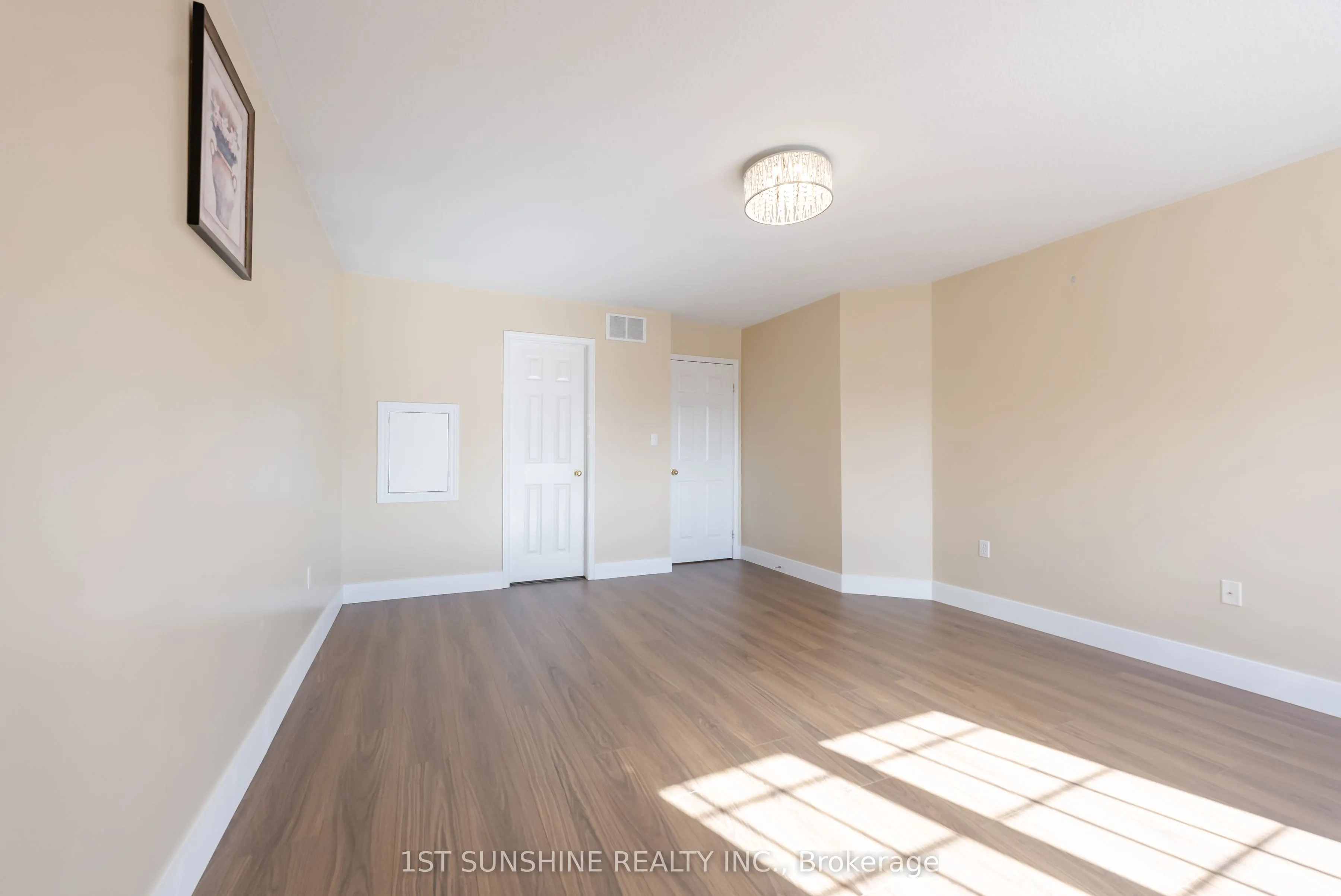 263 Hepburn Crescent