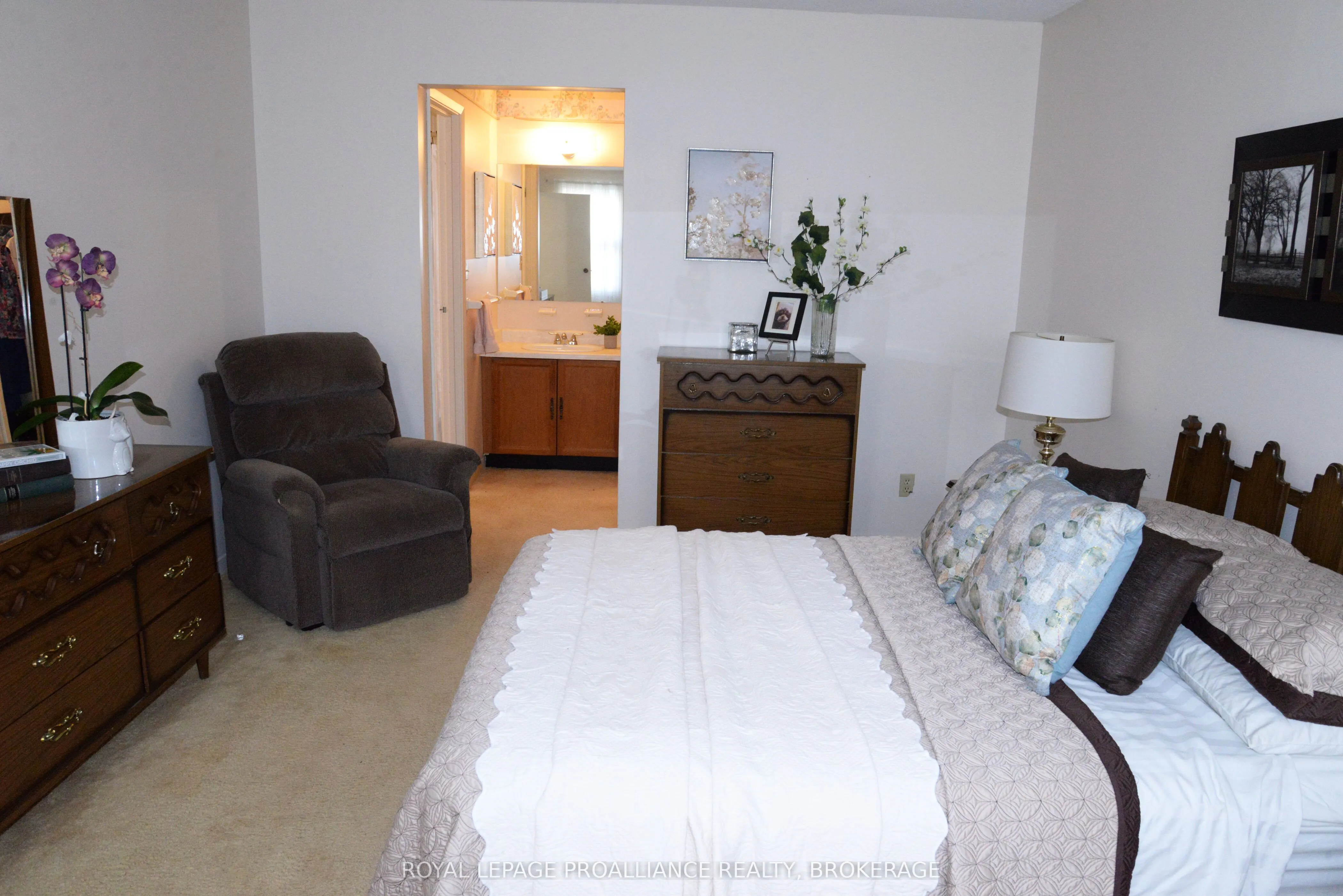 834 Somerset Crescent