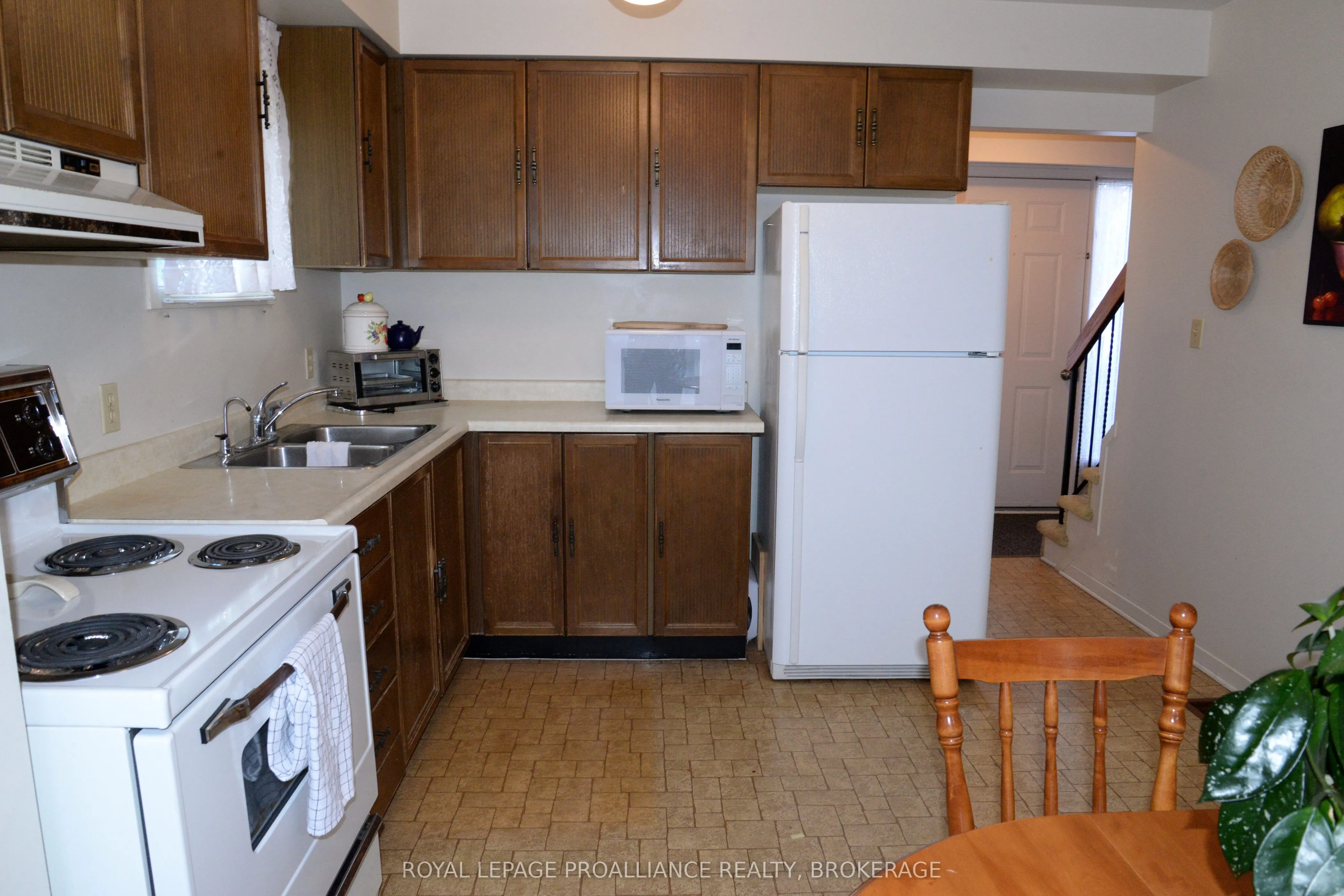 834 Somerset Crescent