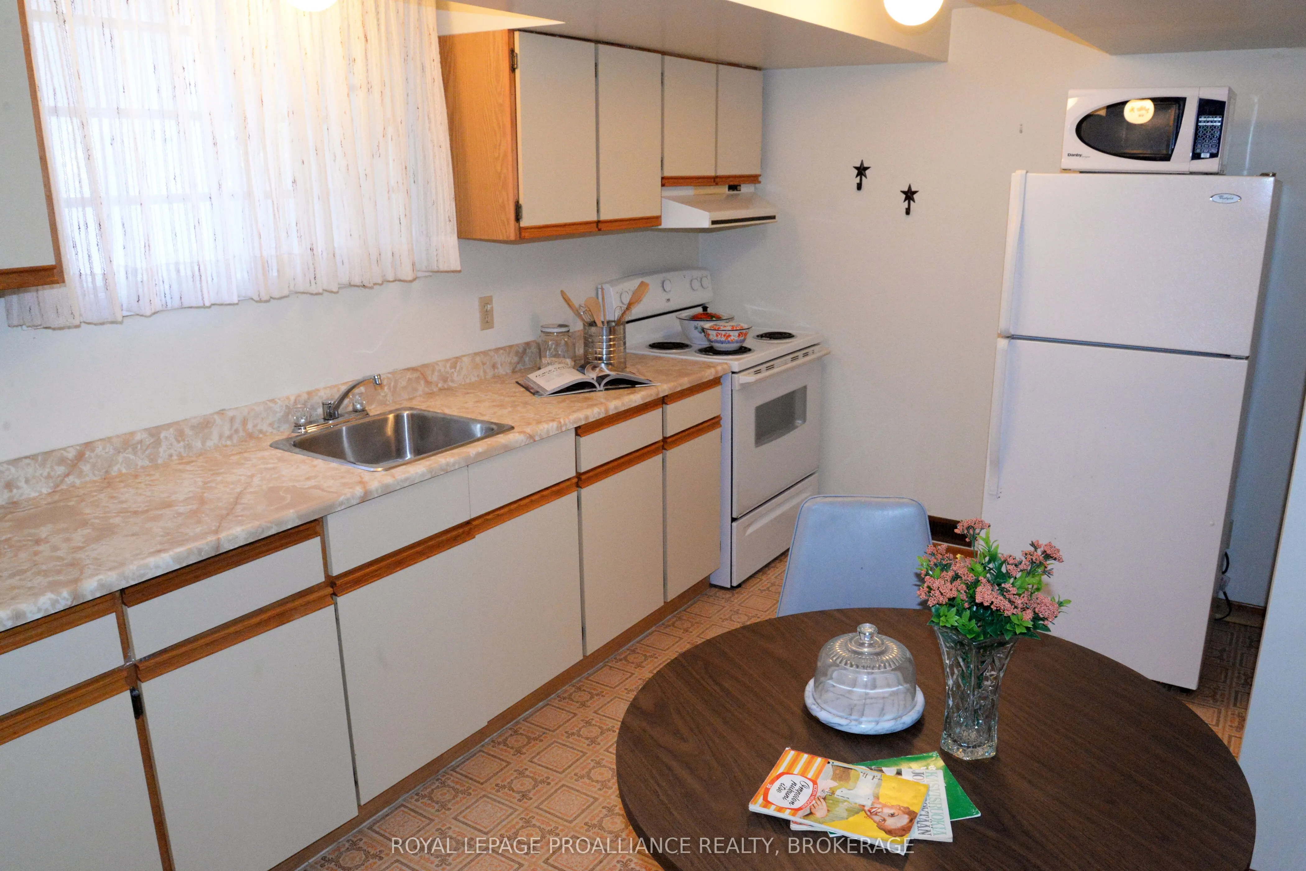 834 Somerset Crescent