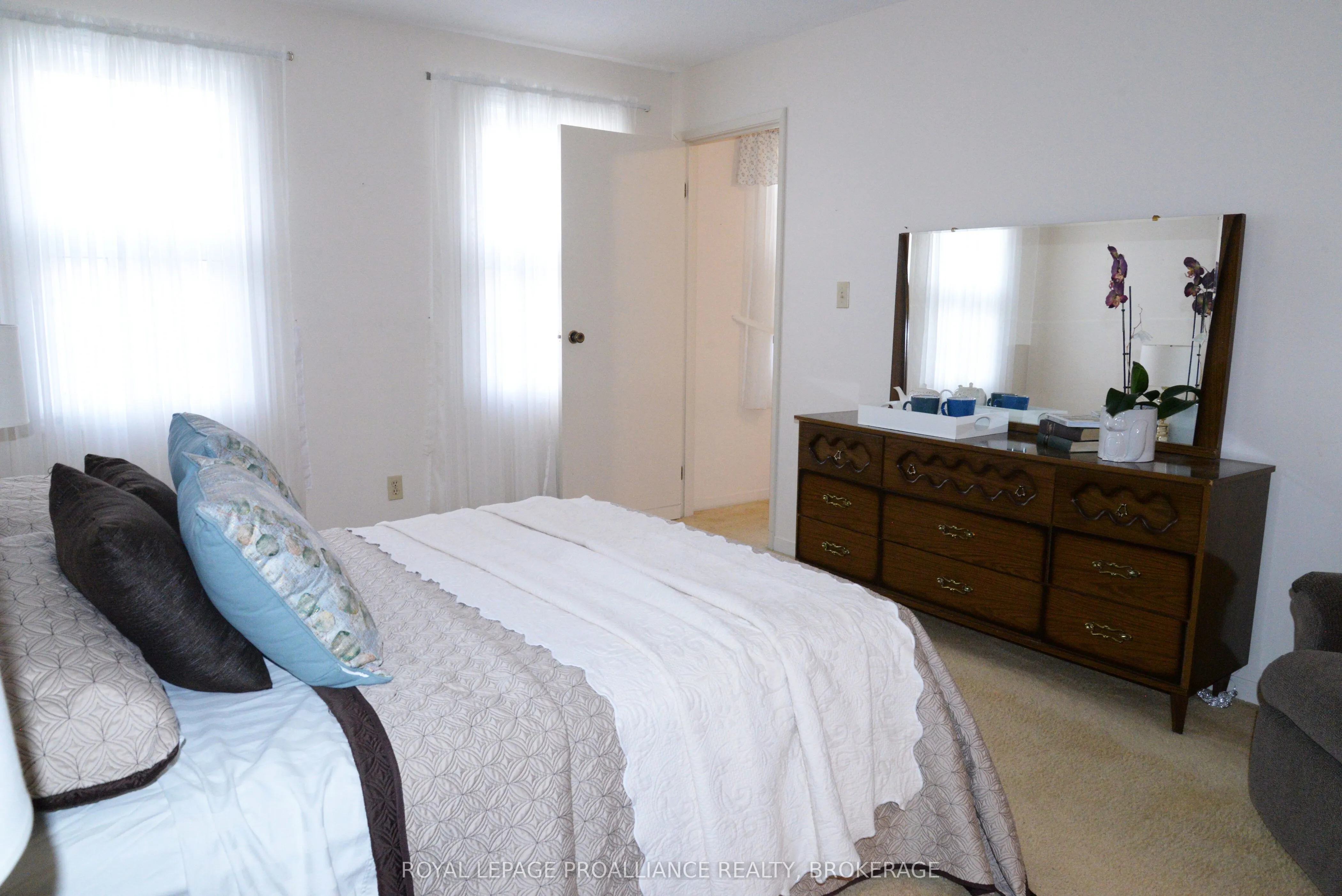 834 Somerset Crescent