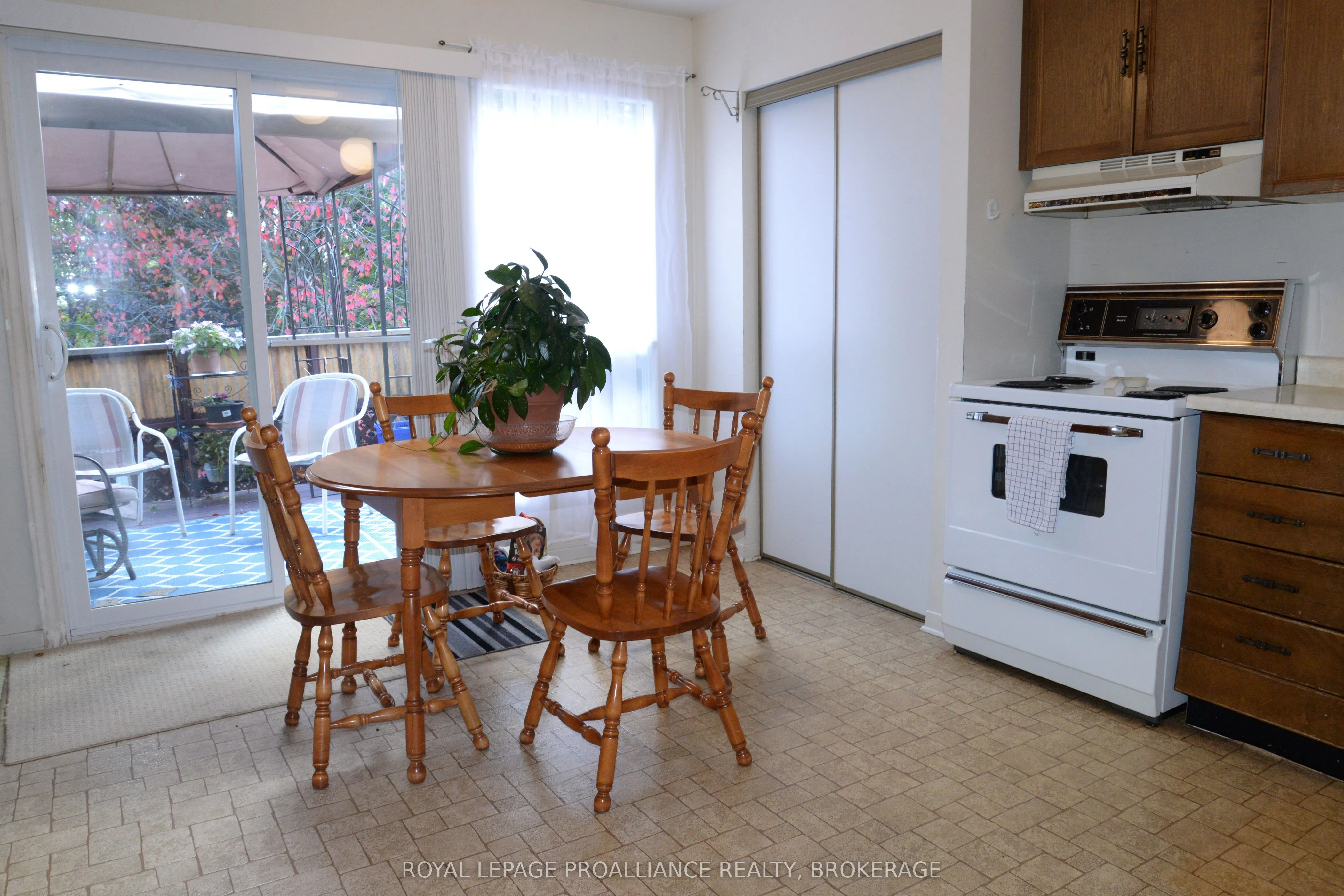 834 Somerset Crescent