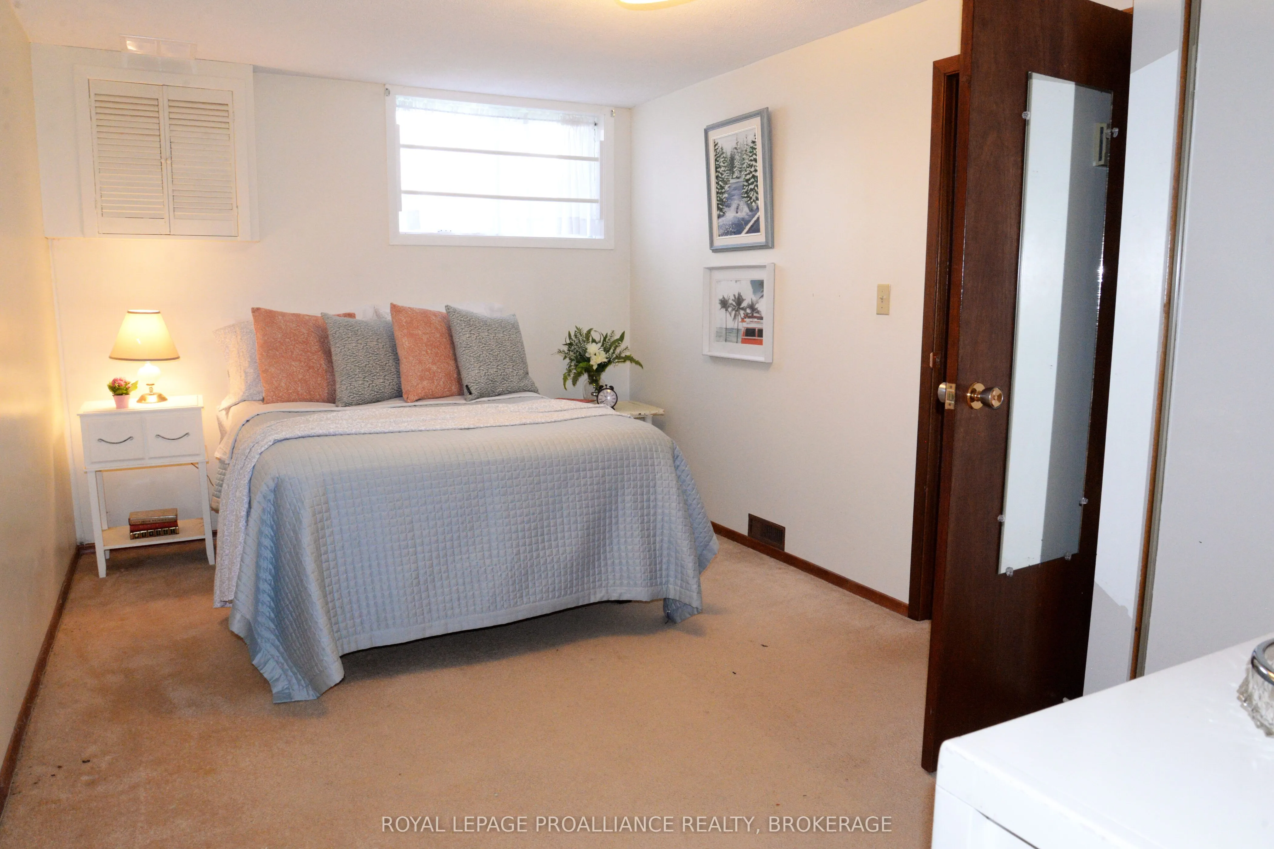 834 Somerset Crescent