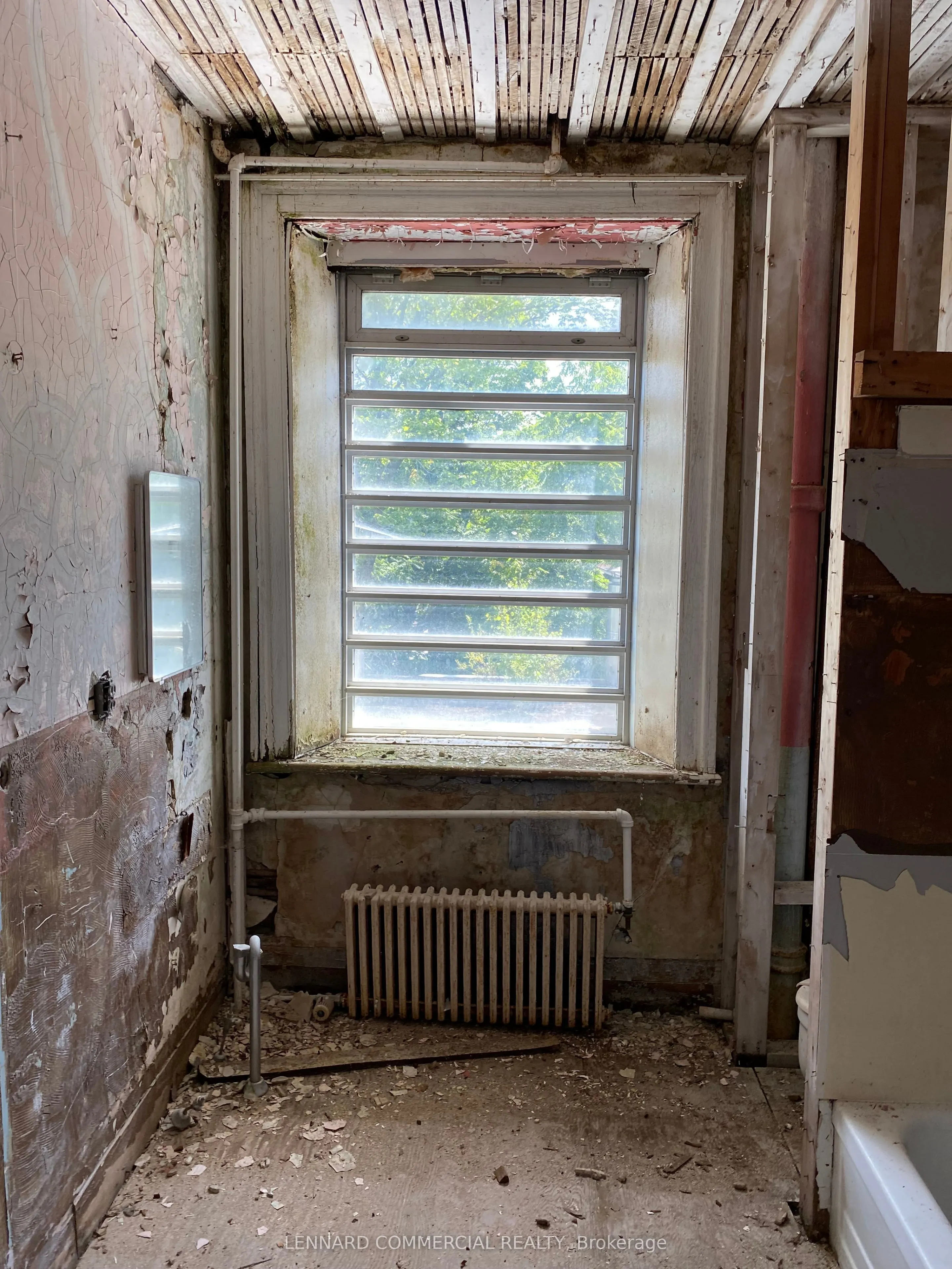 62 Beckwith Street E