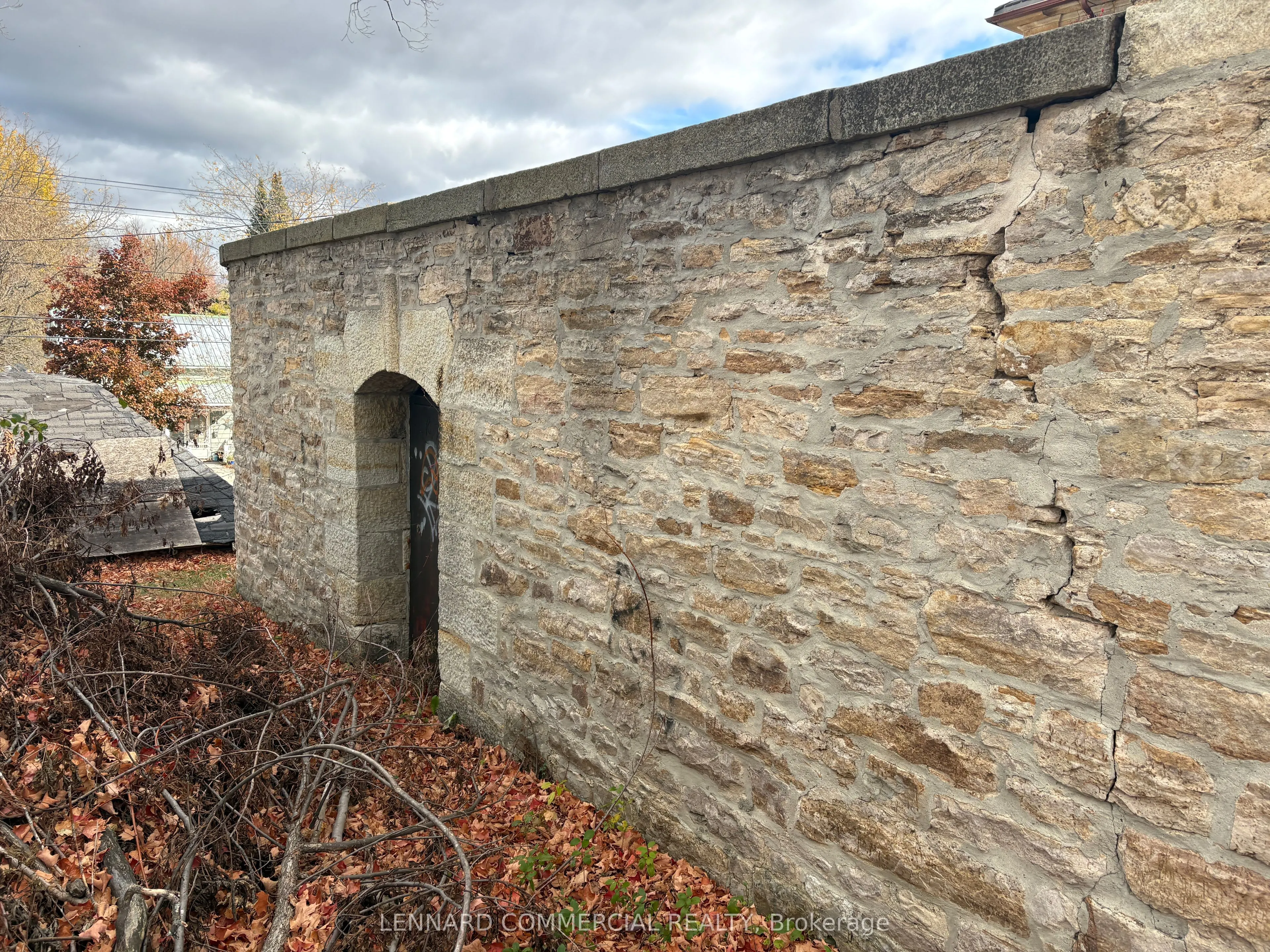 62 Beckwith Street E