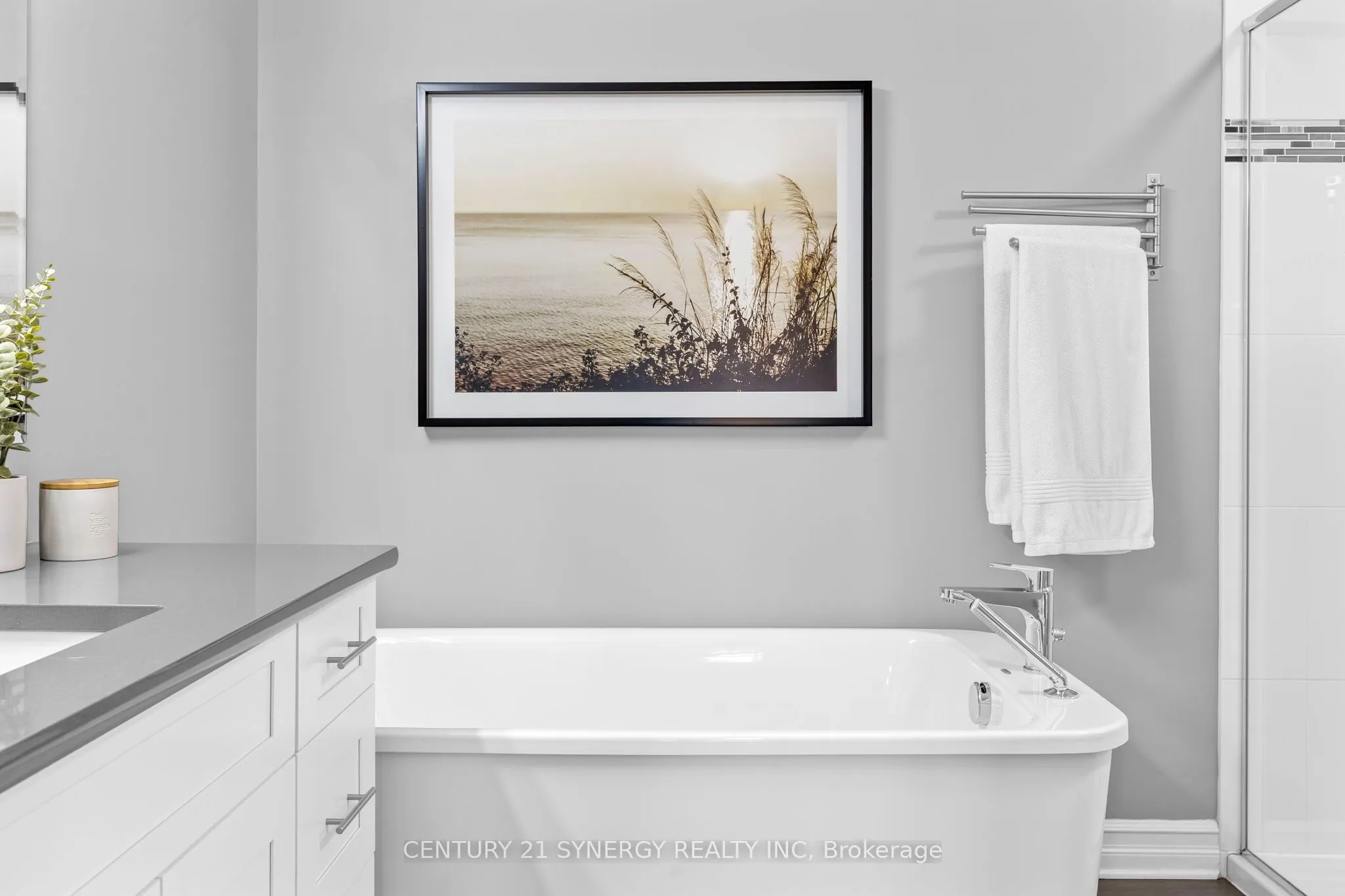 579 Baie-Des-Castors Street