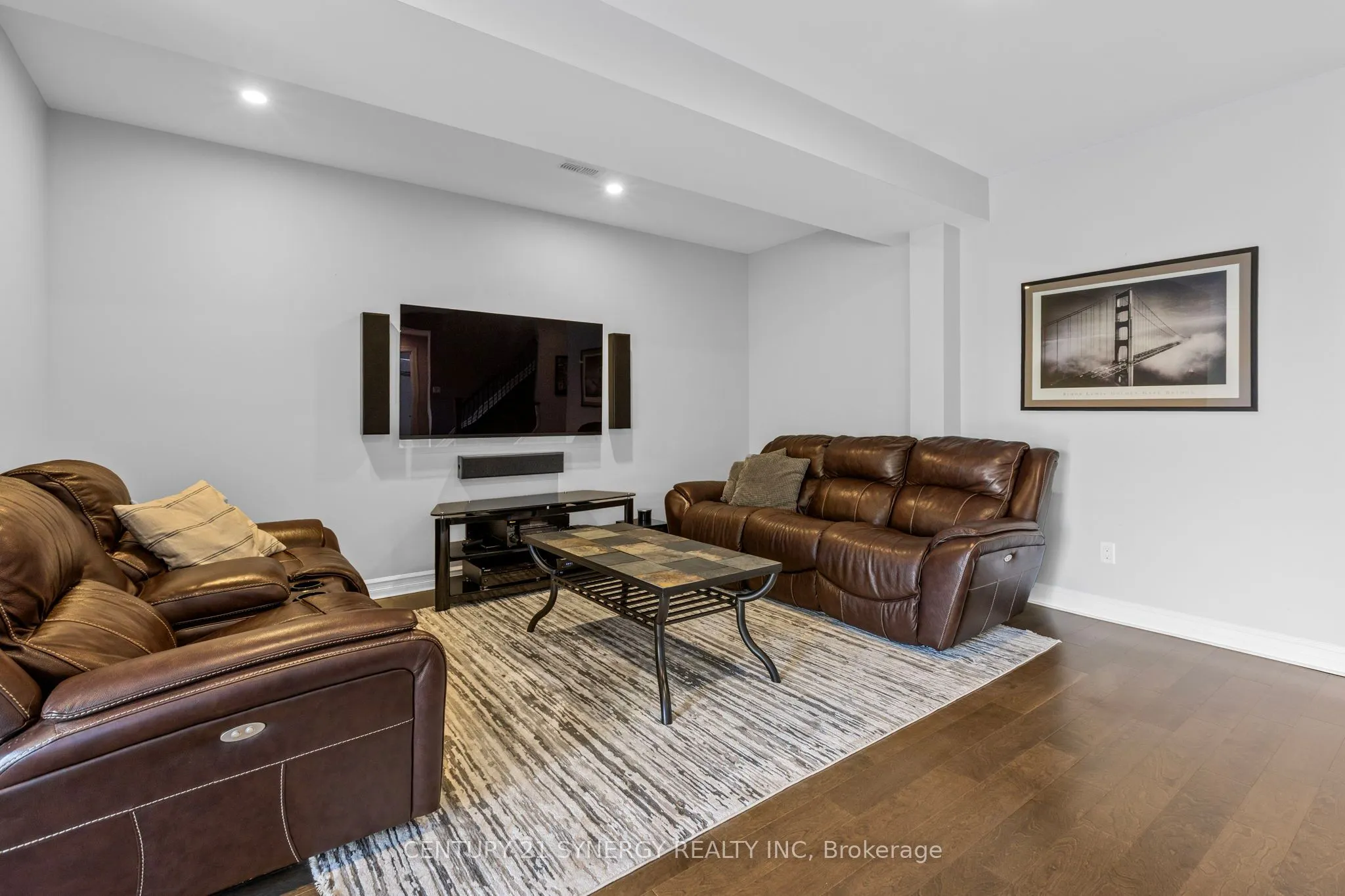 579 Baie-Des-Castors Street