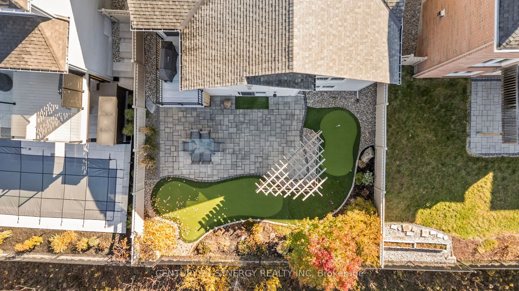 579 Baie-Des-Castors Street