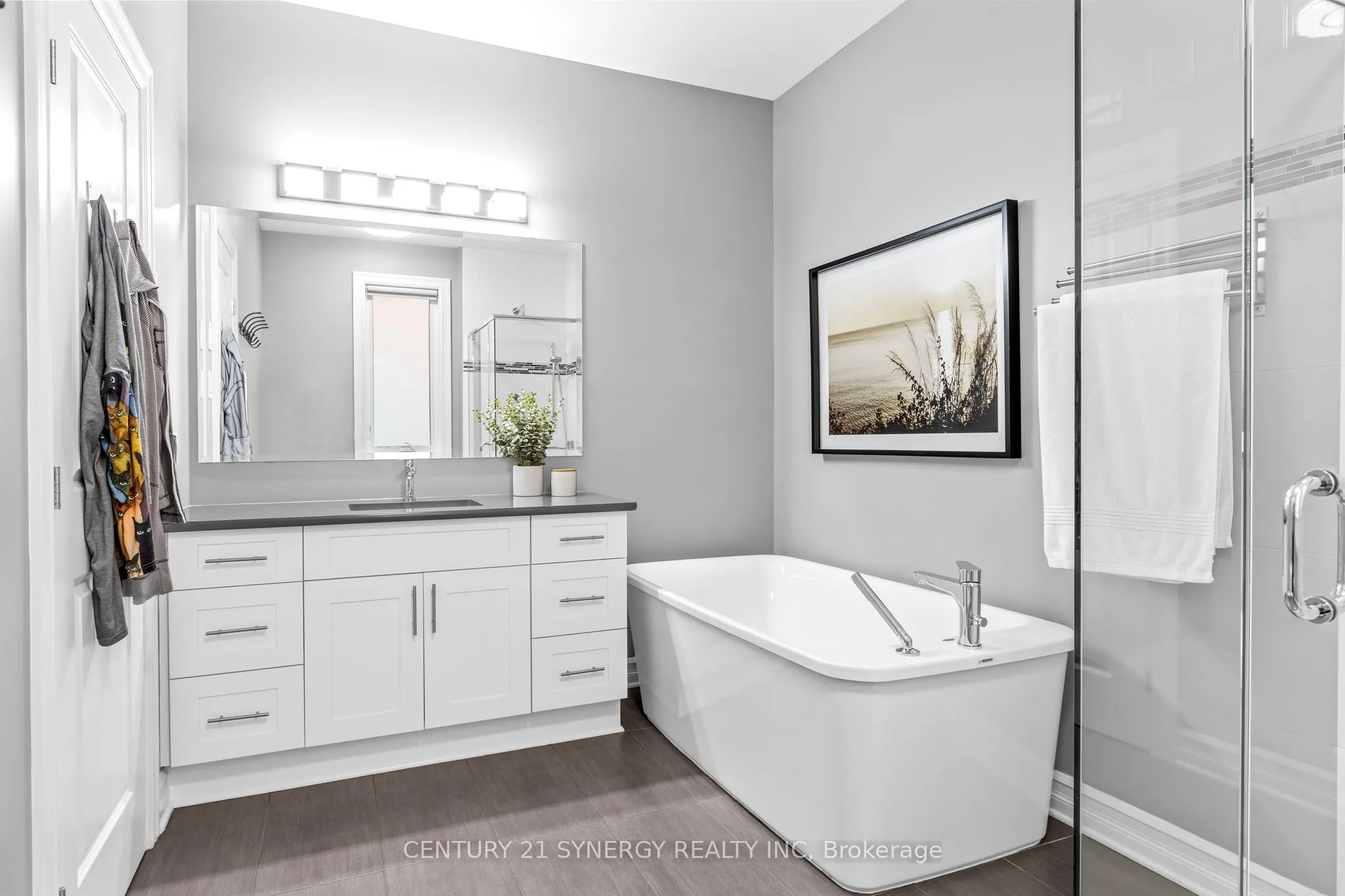 579 Baie-Des-Castors Street