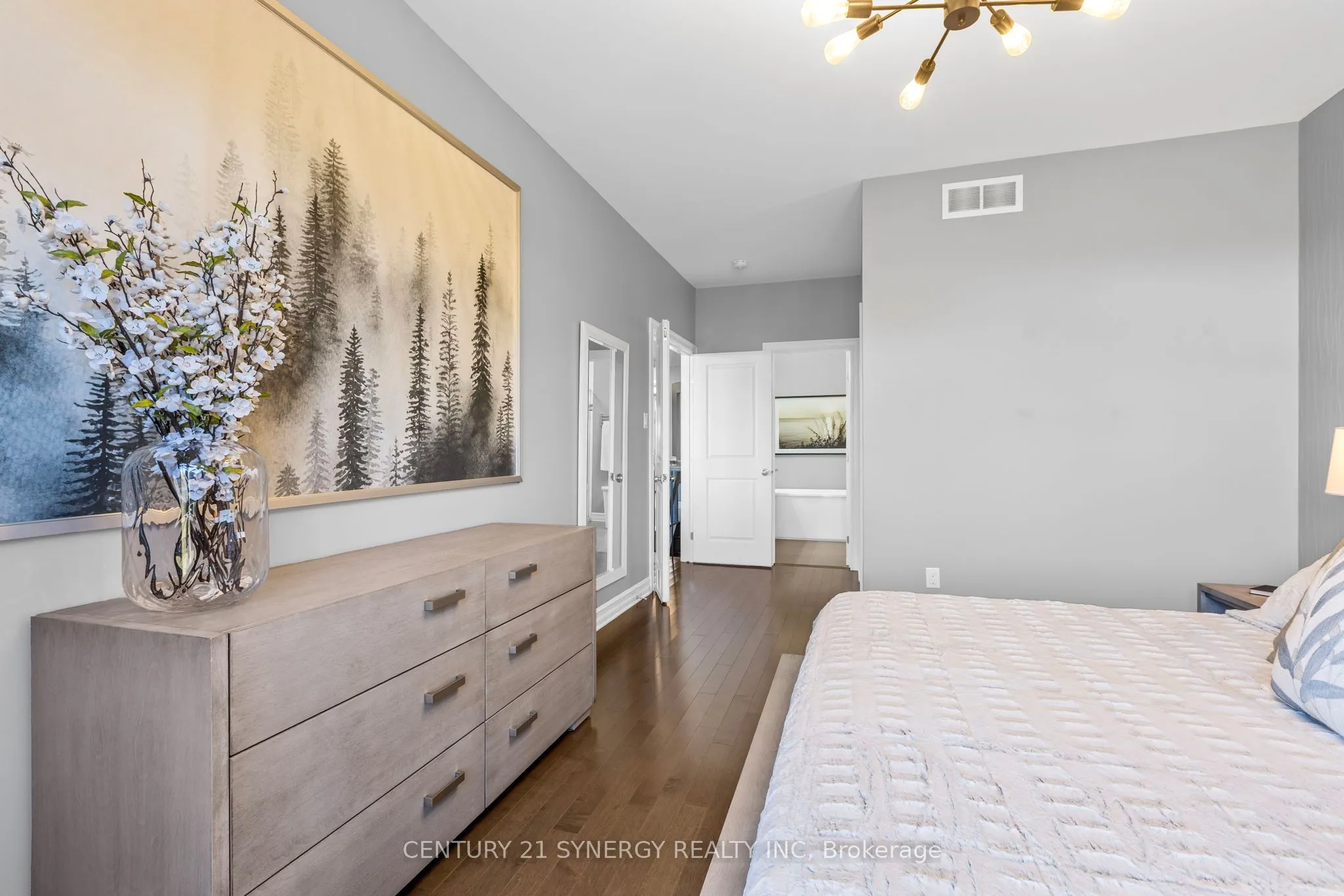 579 Baie-Des-Castors Street