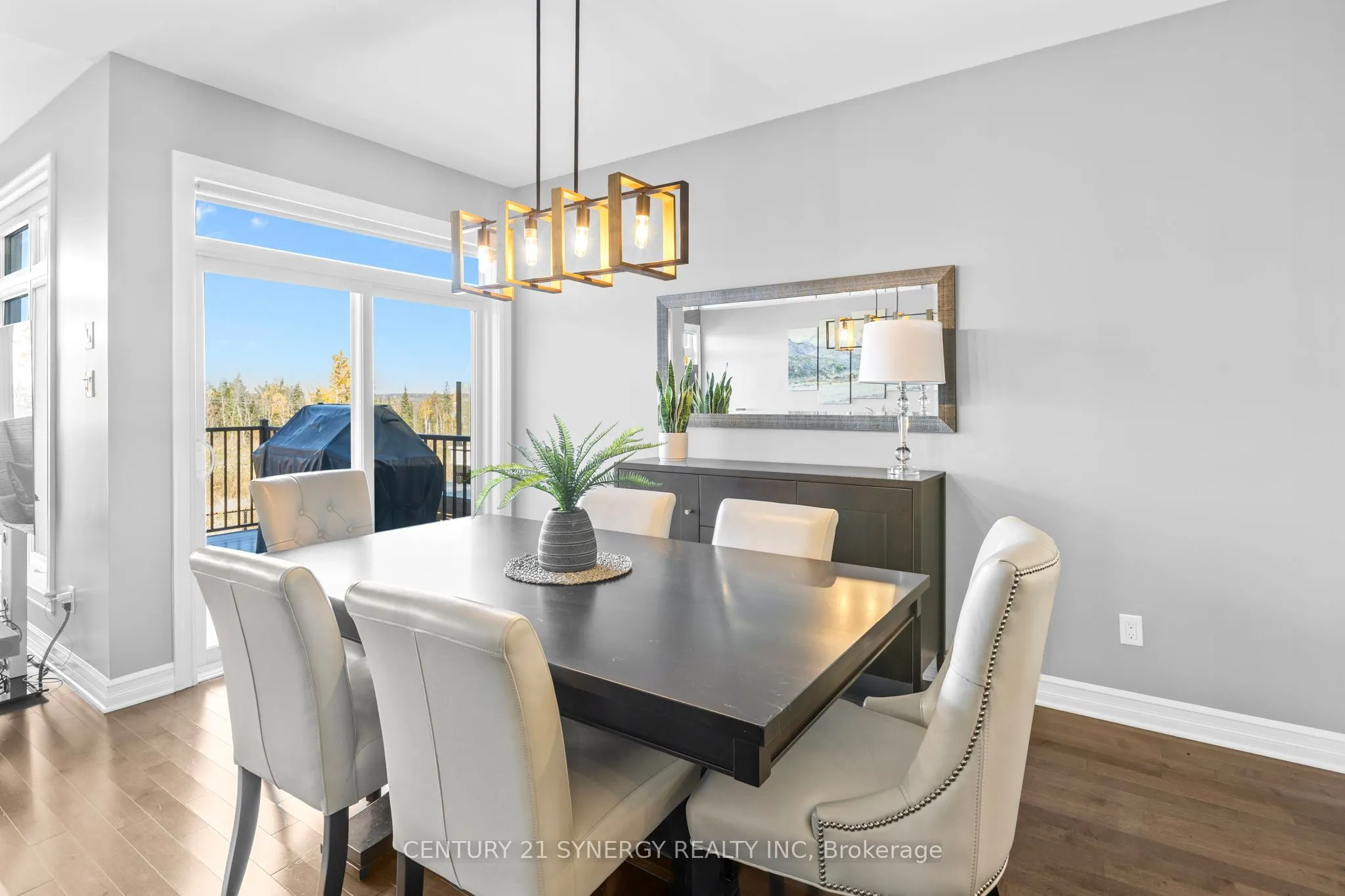 579 Baie-Des-Castors Street