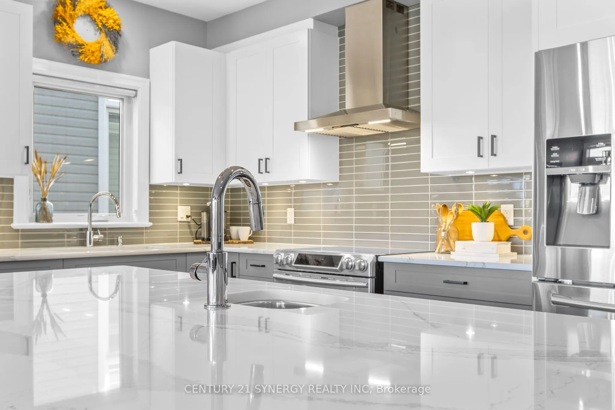 579 Baie-Des-Castors Street