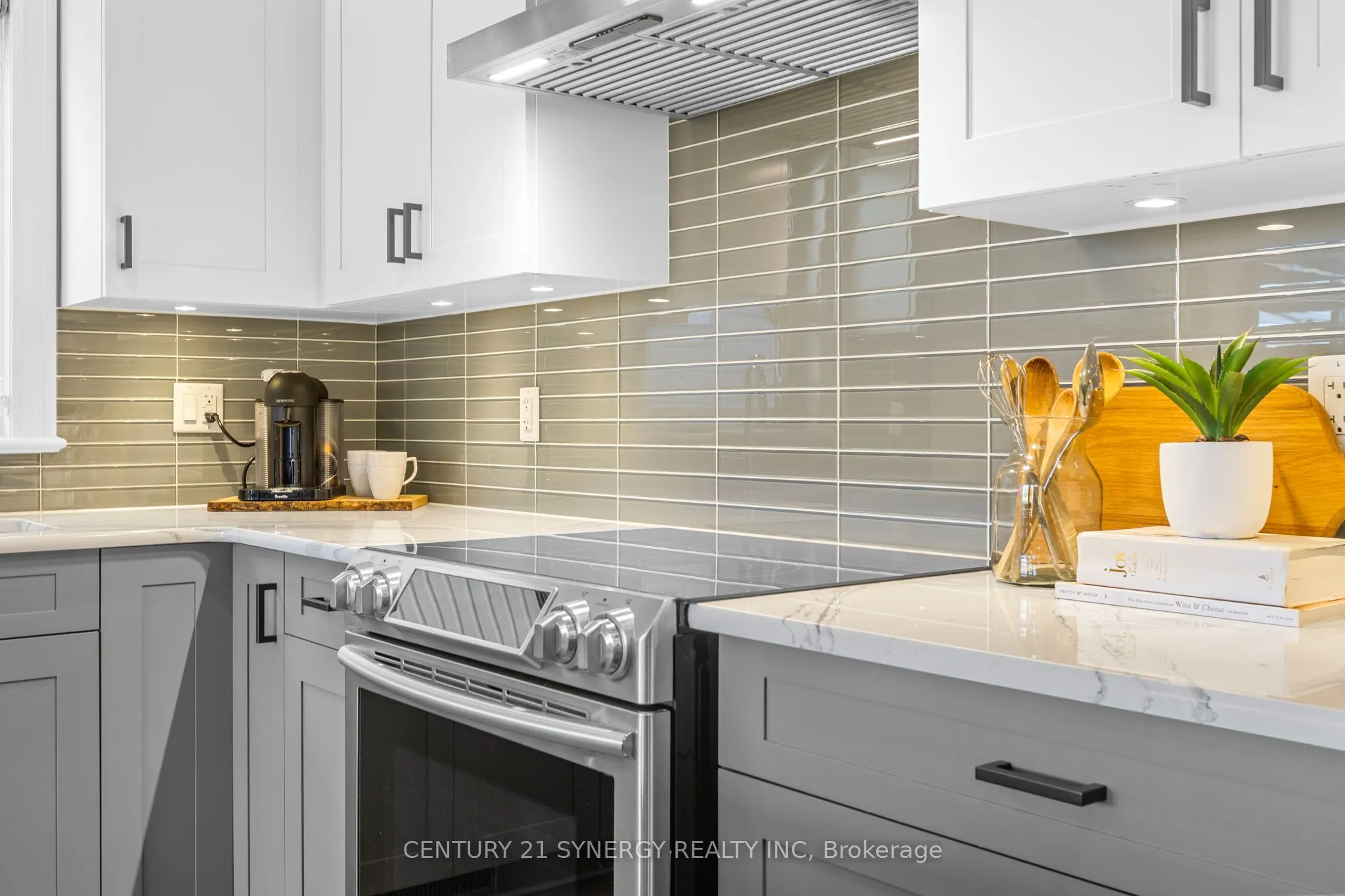 579 Baie-Des-Castors Street