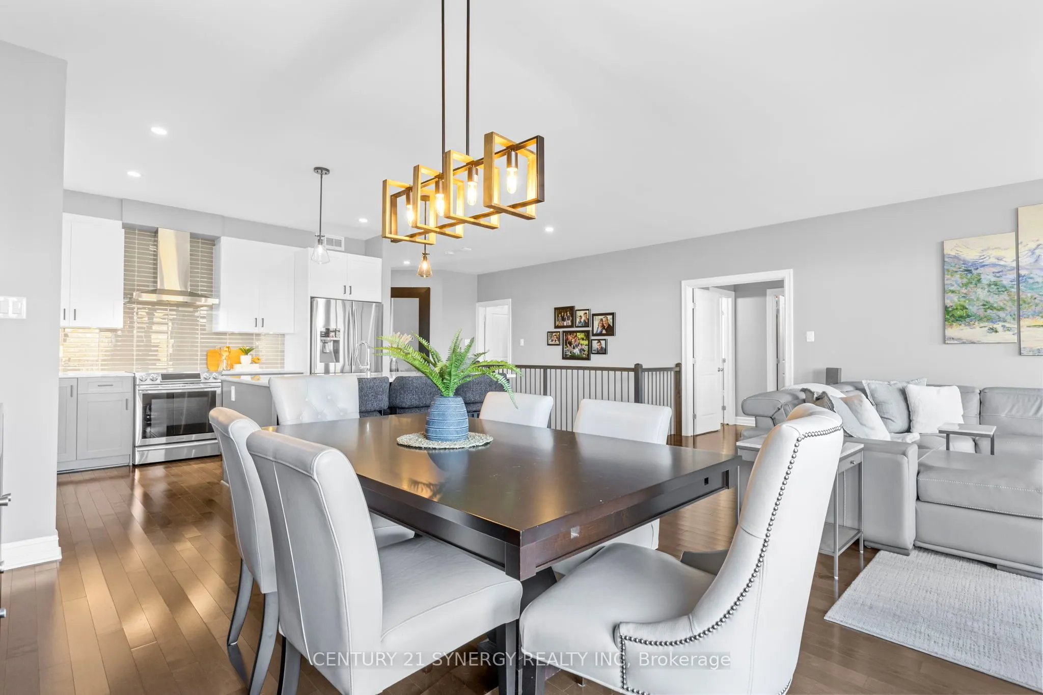 579 Baie-Des-Castors Street