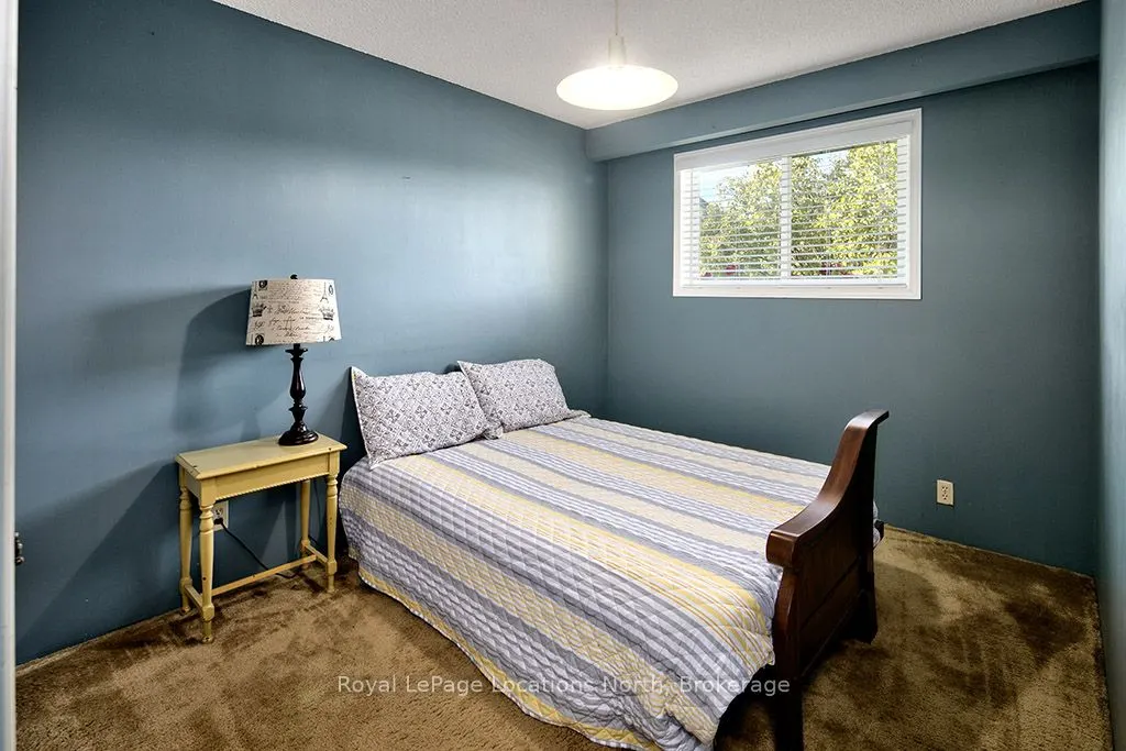 15 Wellington Street S