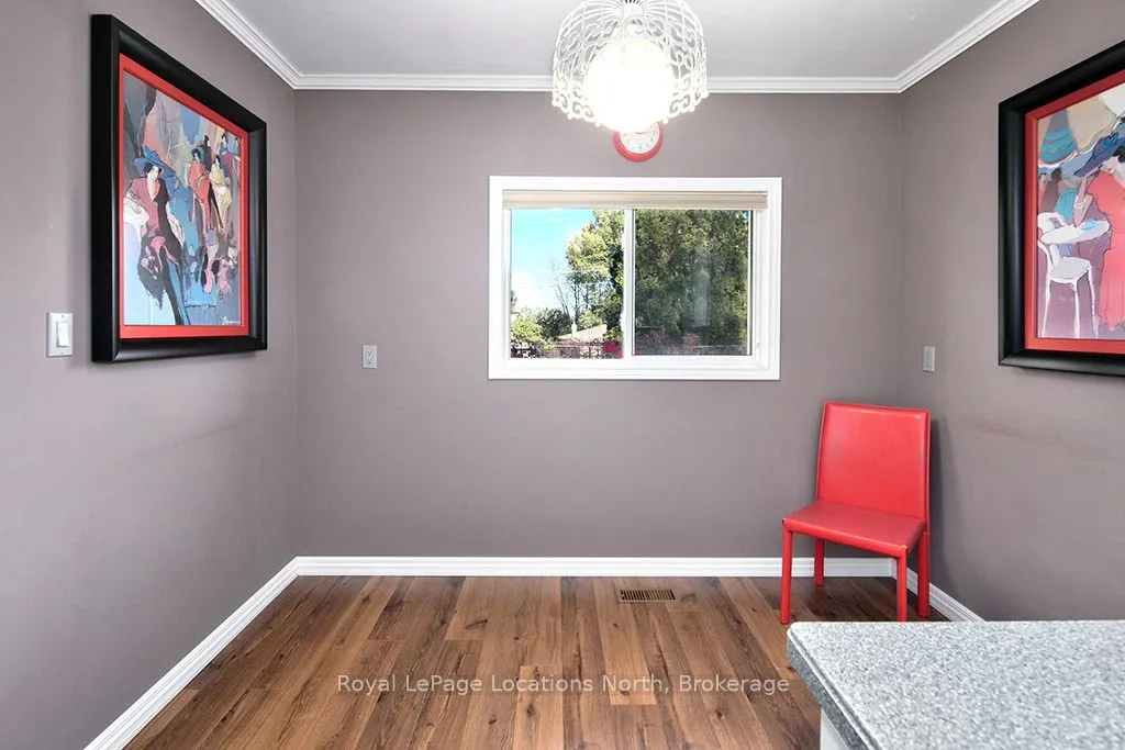 15 Wellington Street S