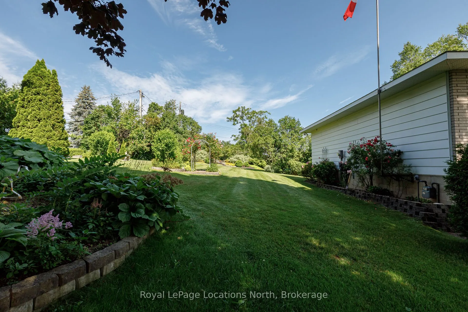 15 Wellington Street S