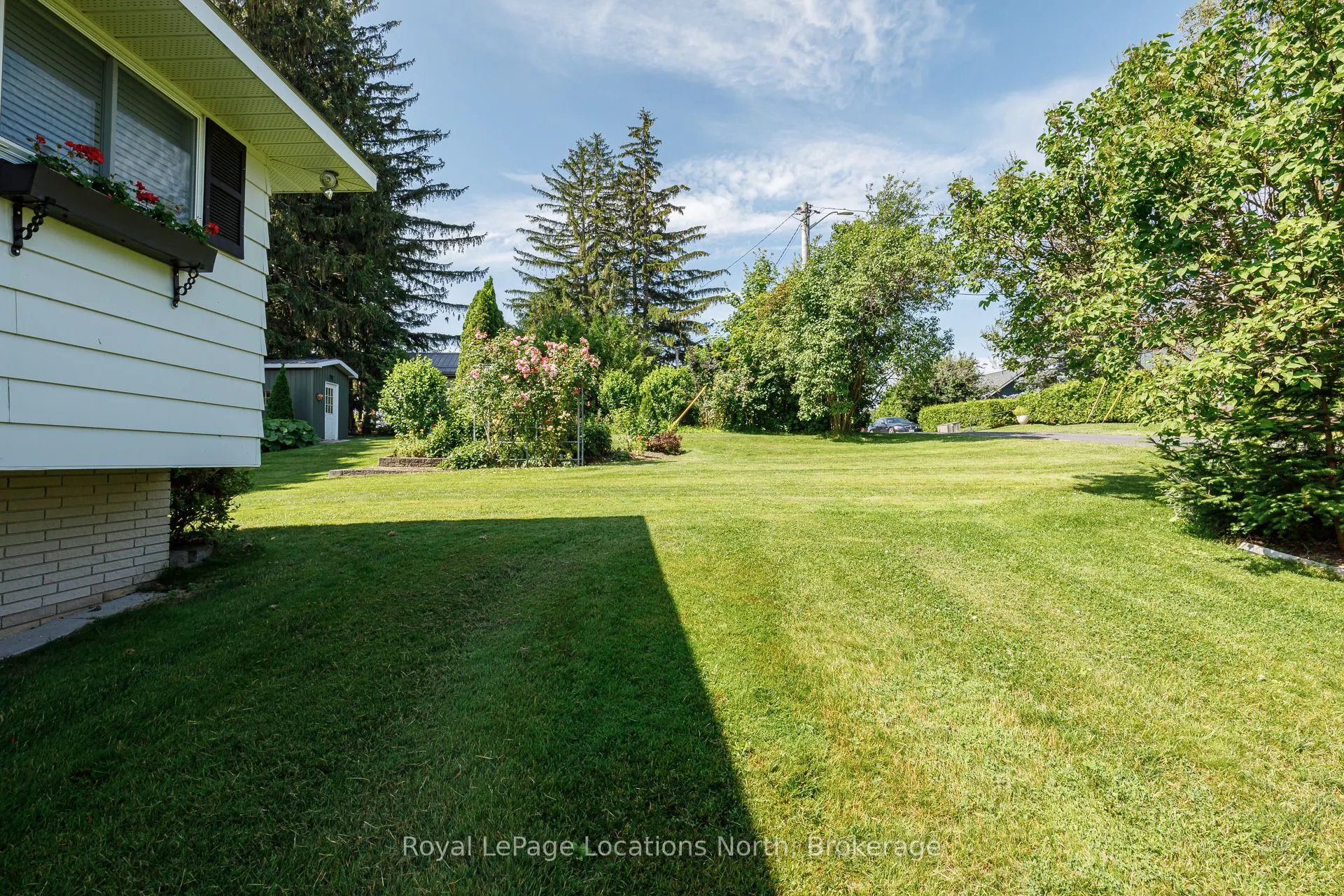 15 Wellington Street S