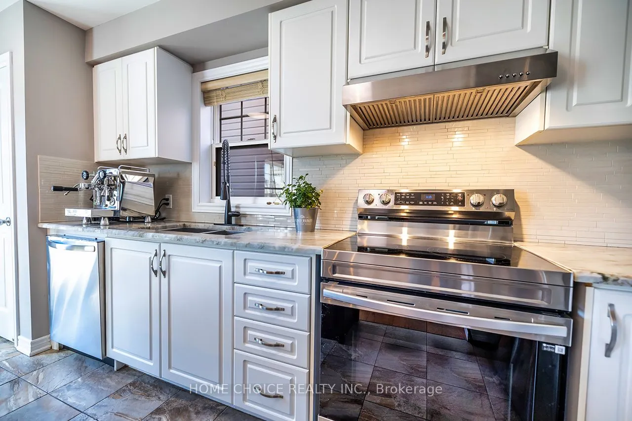 912 Broadway Boulevard