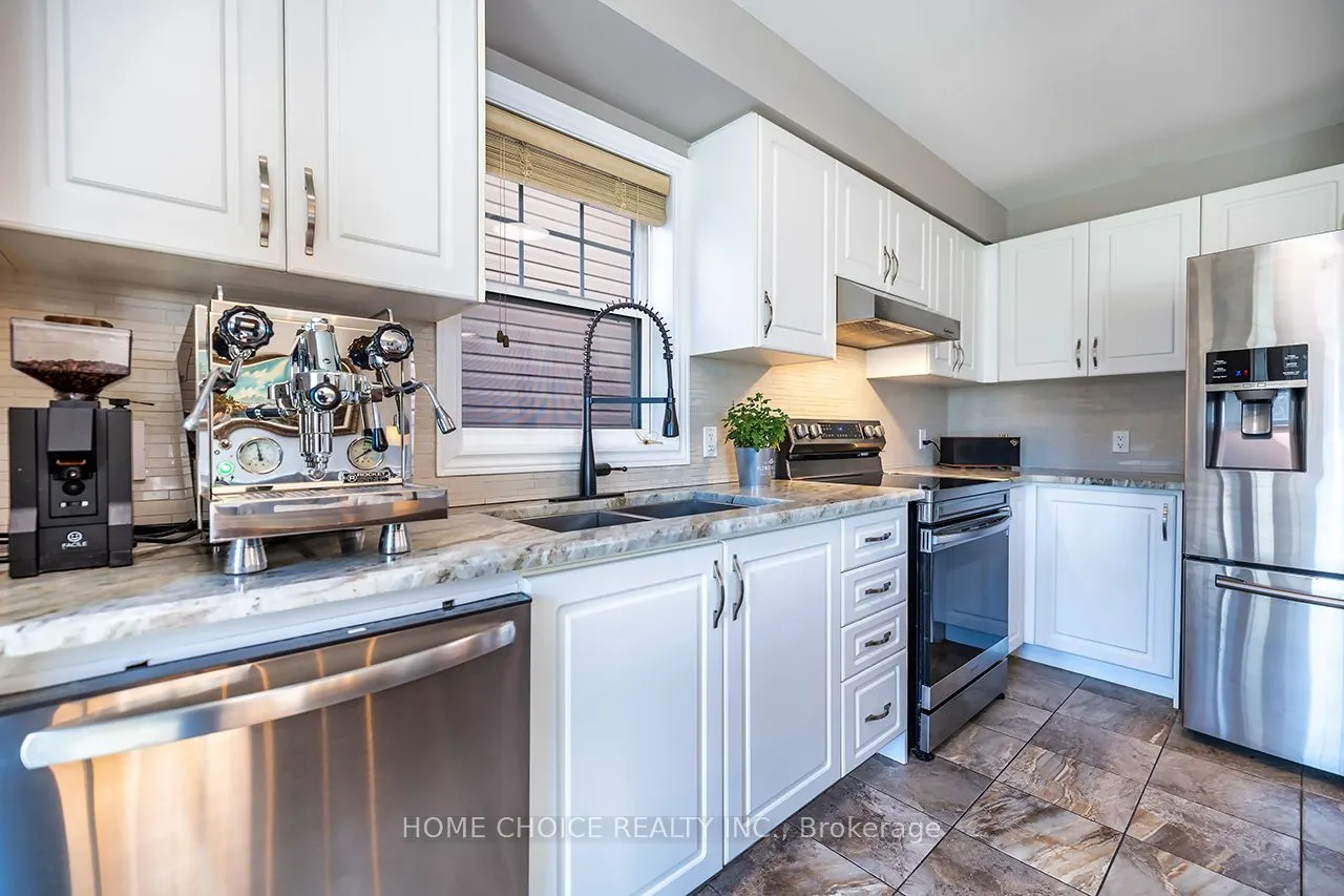 912 Broadway Boulevard