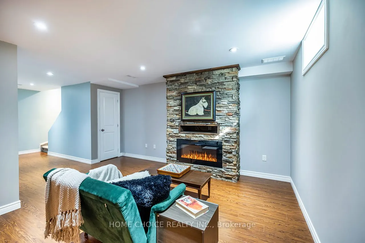 912 Broadway Boulevard