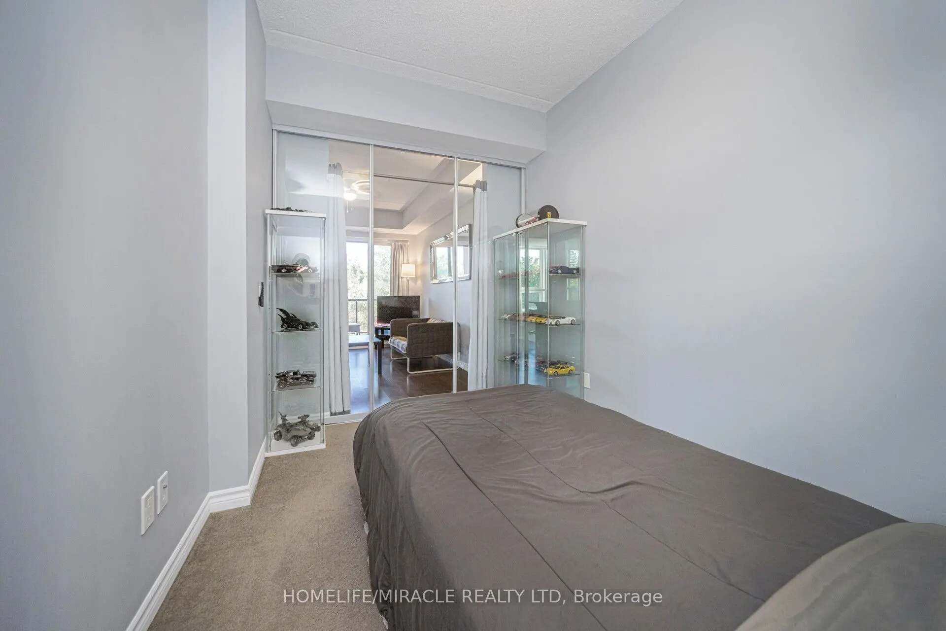 1284 Gordon Street, #304