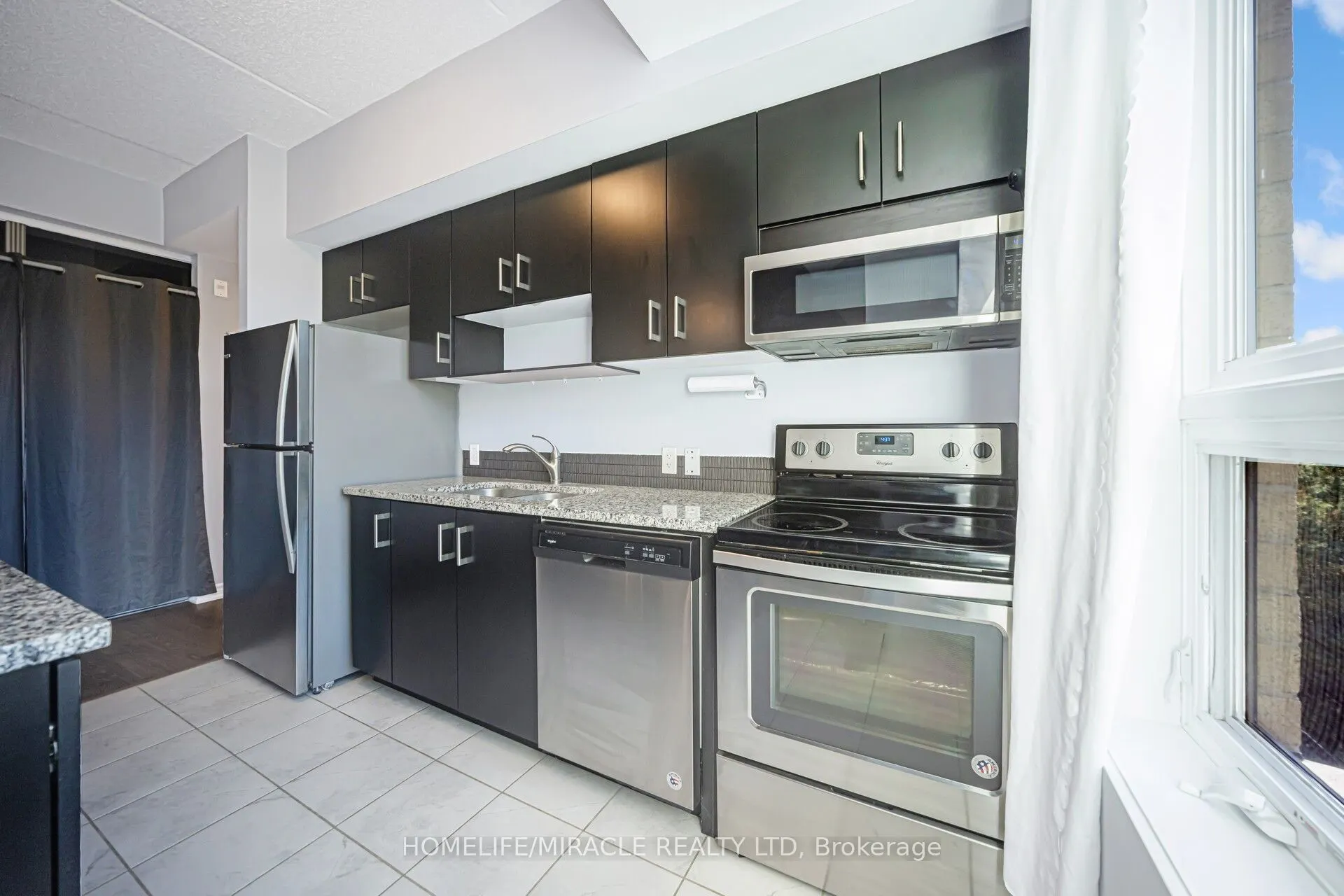 1284 Gordon Street, #304