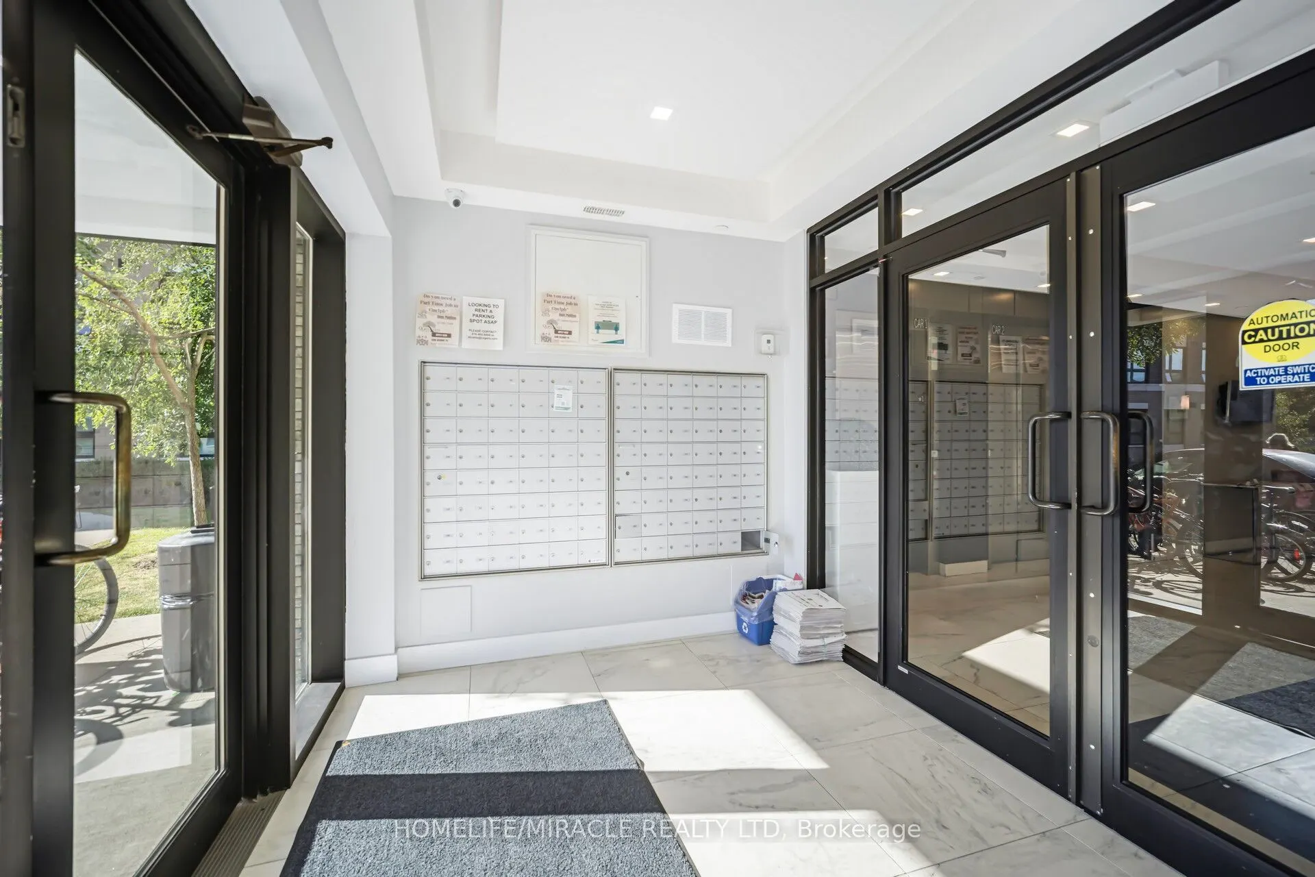 1284 Gordon Street, #304