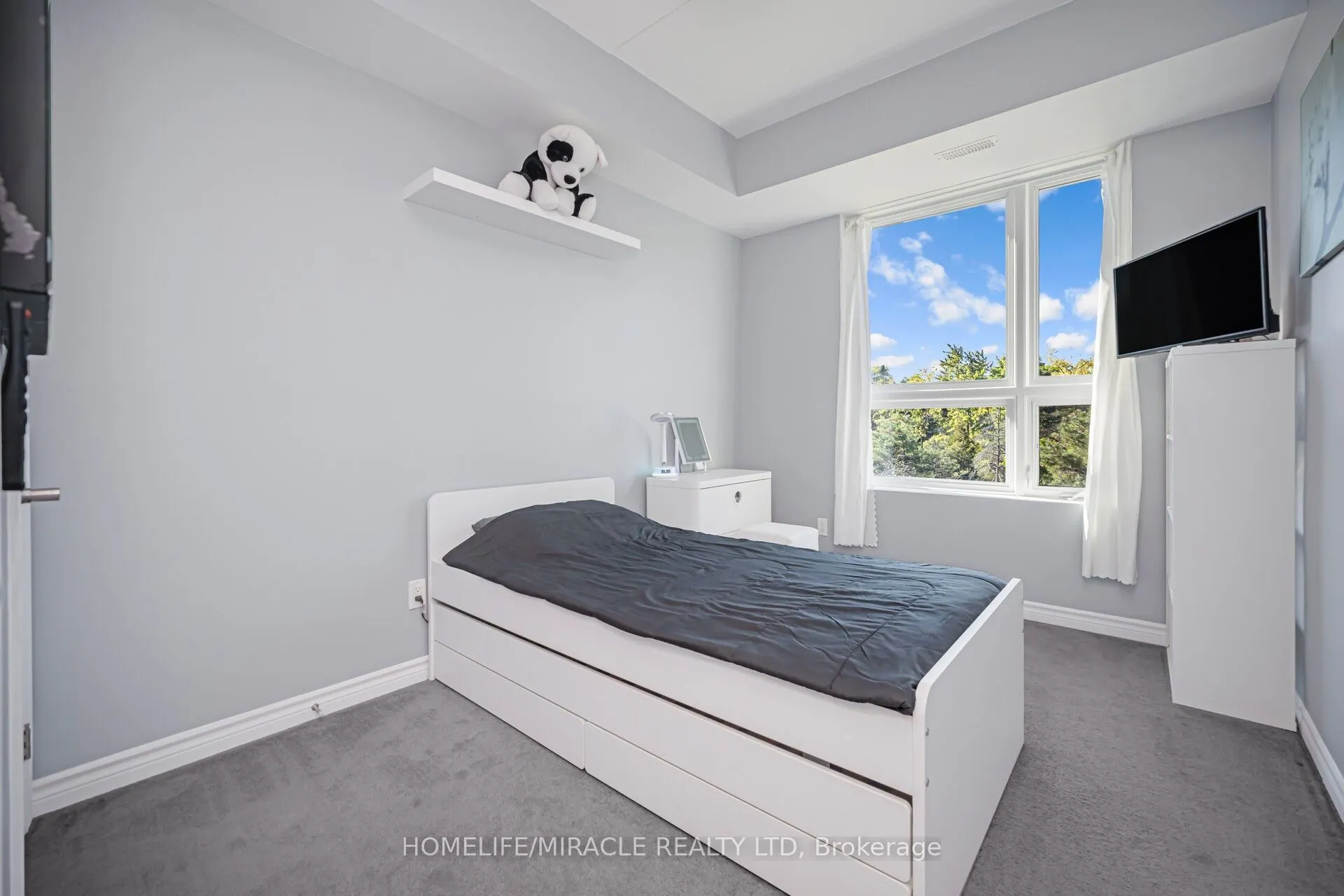 1284 Gordon Street, #304