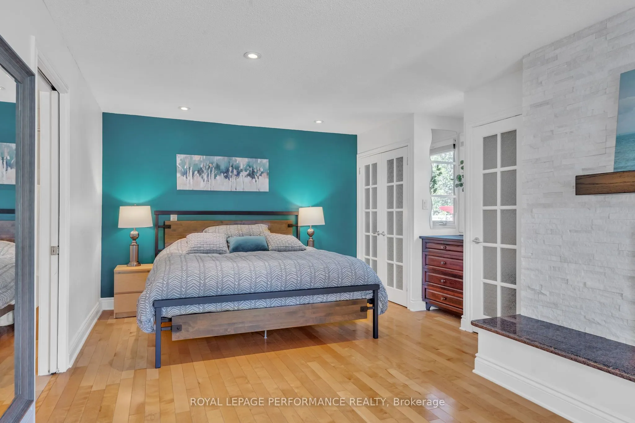 1369 FONTENAY Crescent