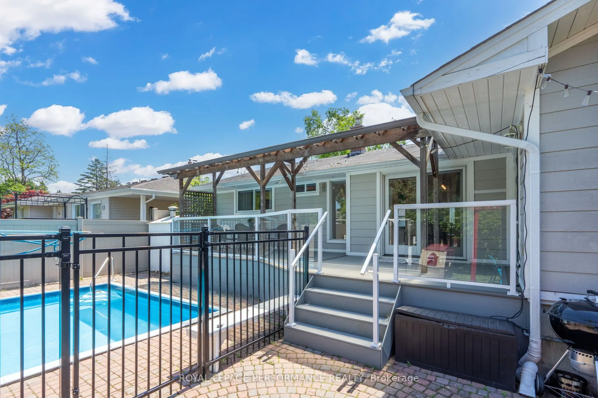 1369 FONTENAY Crescent