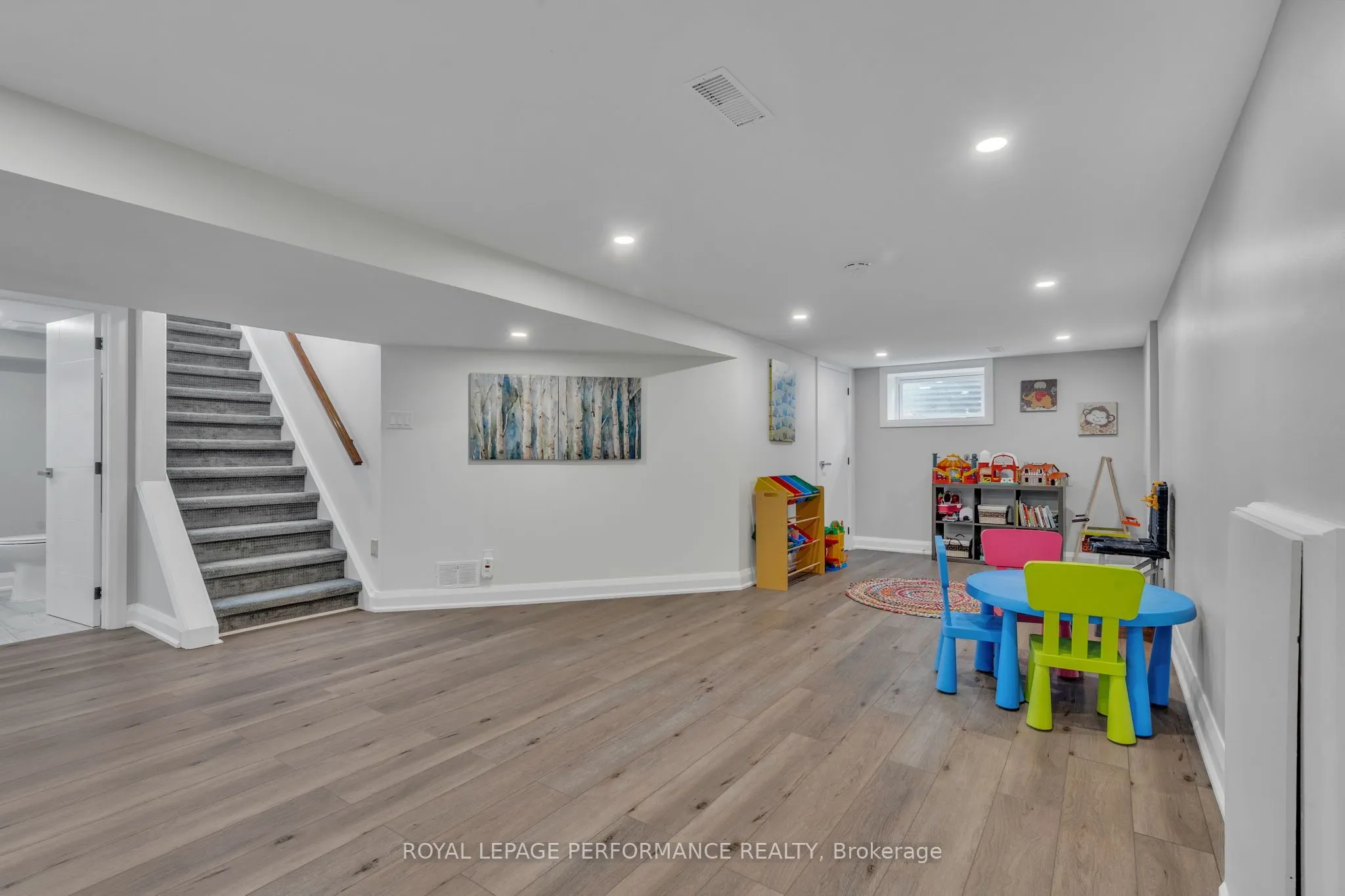 1369 FONTENAY Crescent