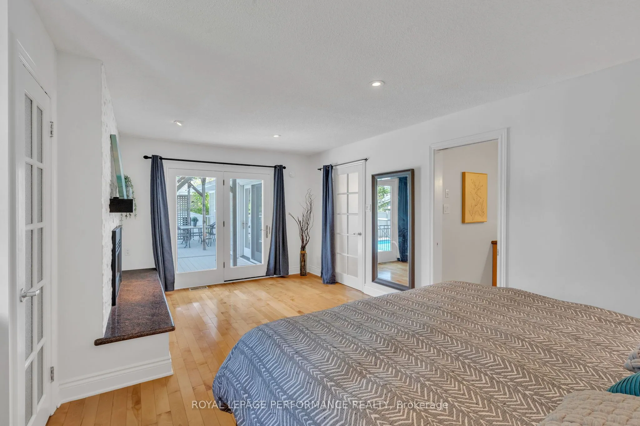 1369 FONTENAY Crescent