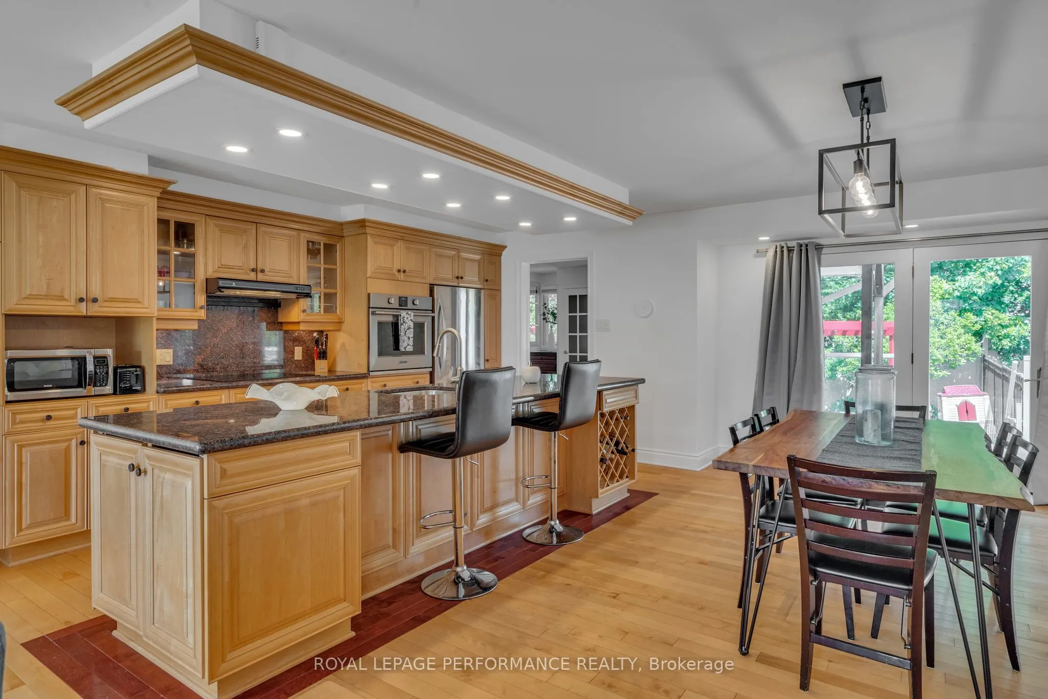 1369 FONTENAY Crescent