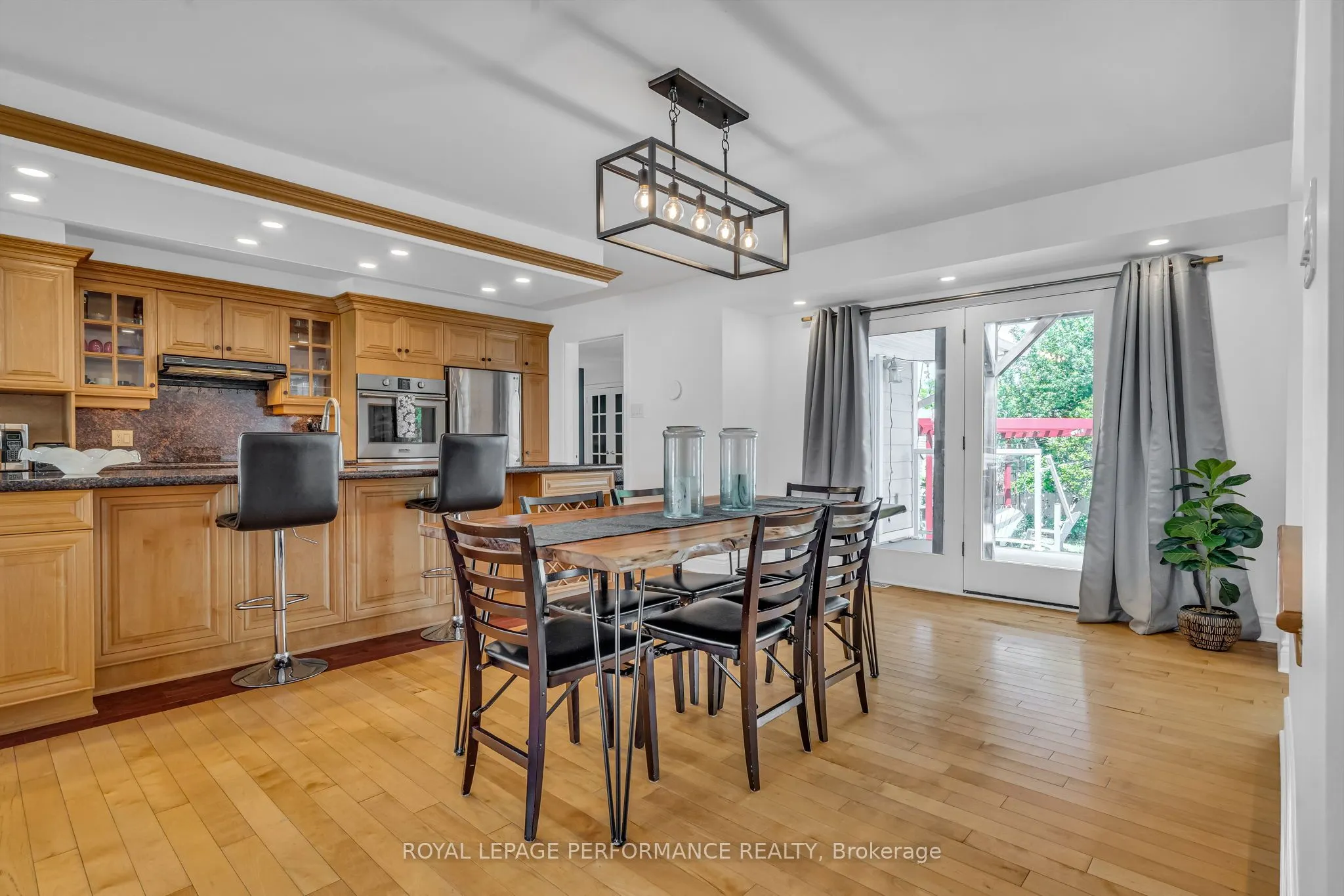 1369 FONTENAY Crescent