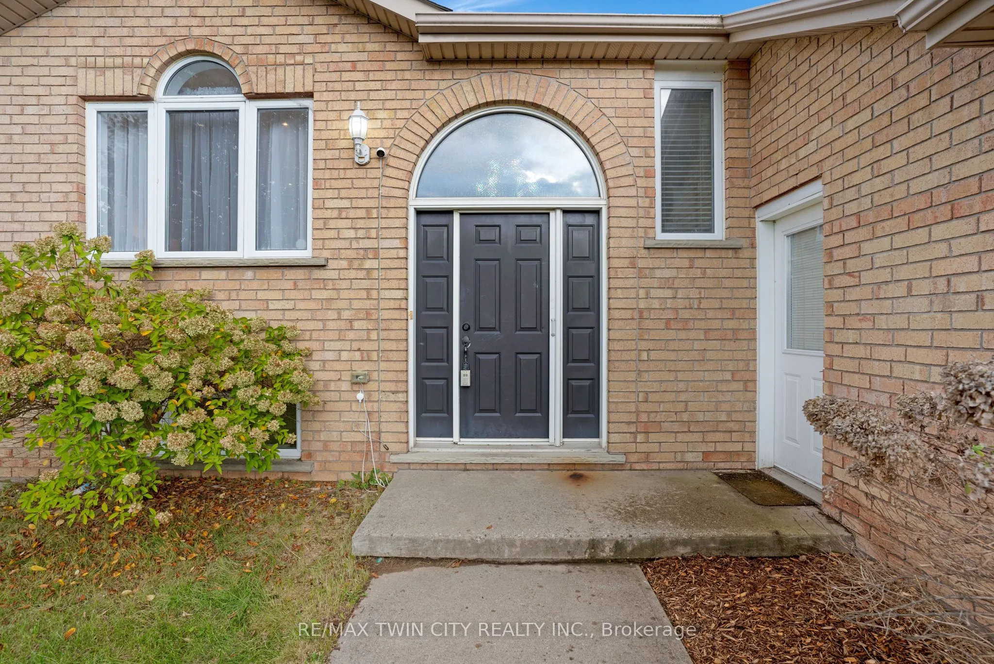 175 Stirling Macgregor Drive