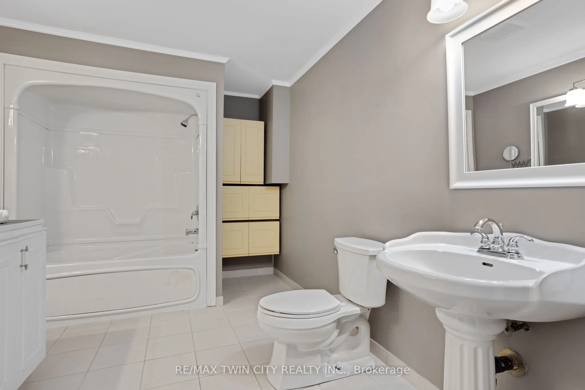 175 Stirling Macgregor Drive