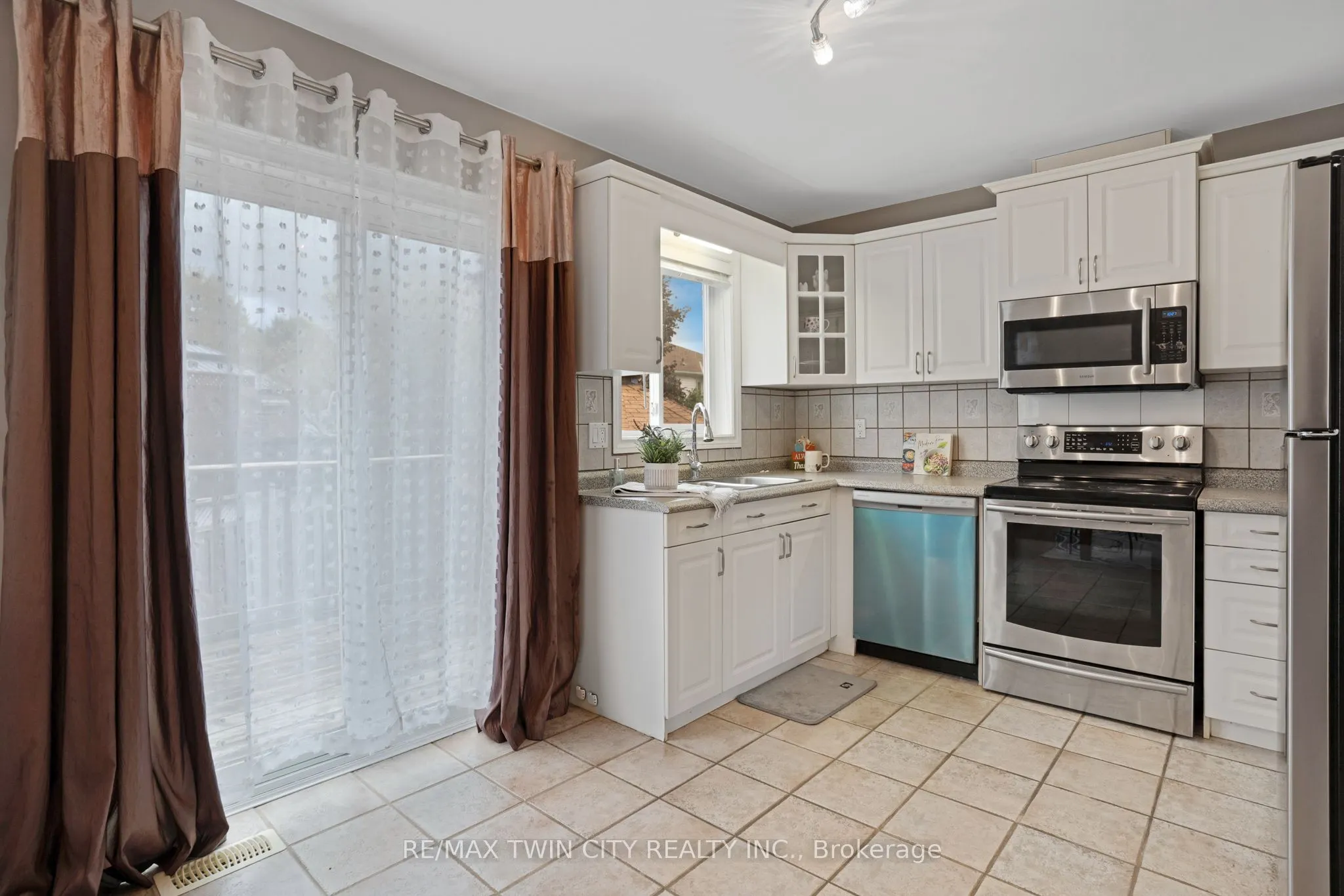 175 Stirling Macgregor Drive