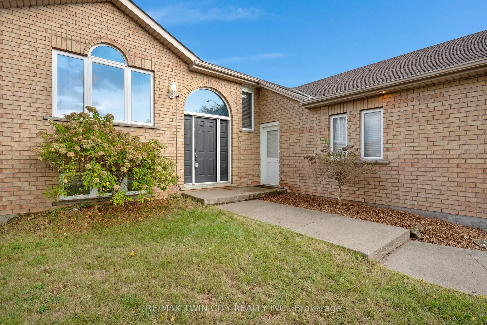 175 Stirling Macgregor Drive