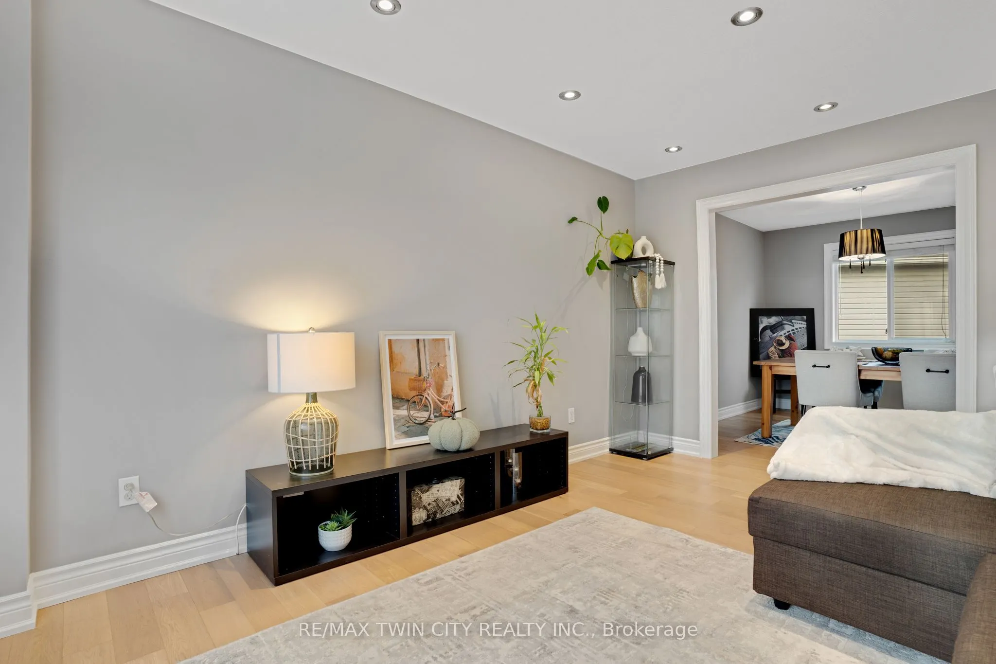 175 Stirling Macgregor Drive