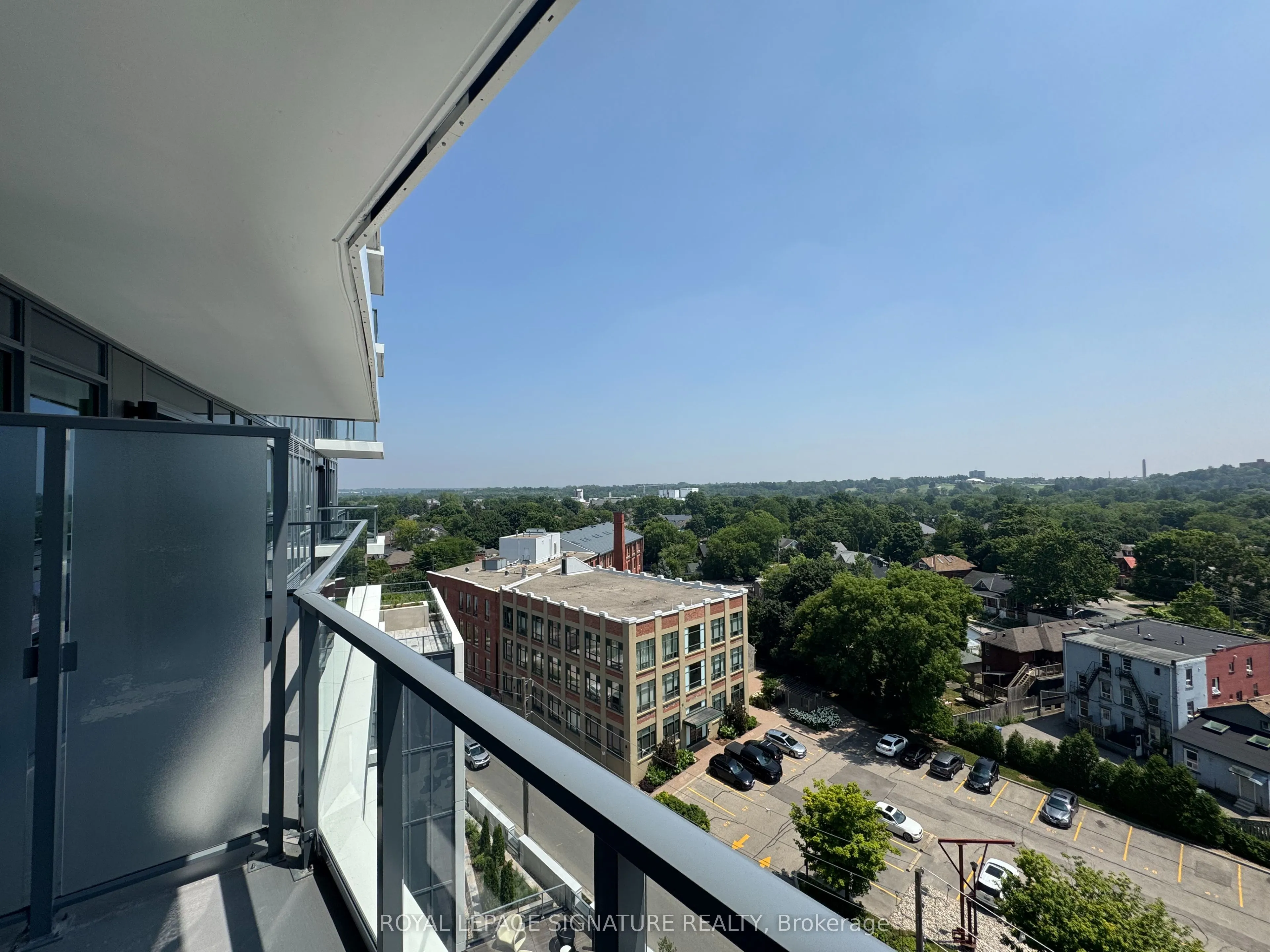 93 Arthur Street South, #902