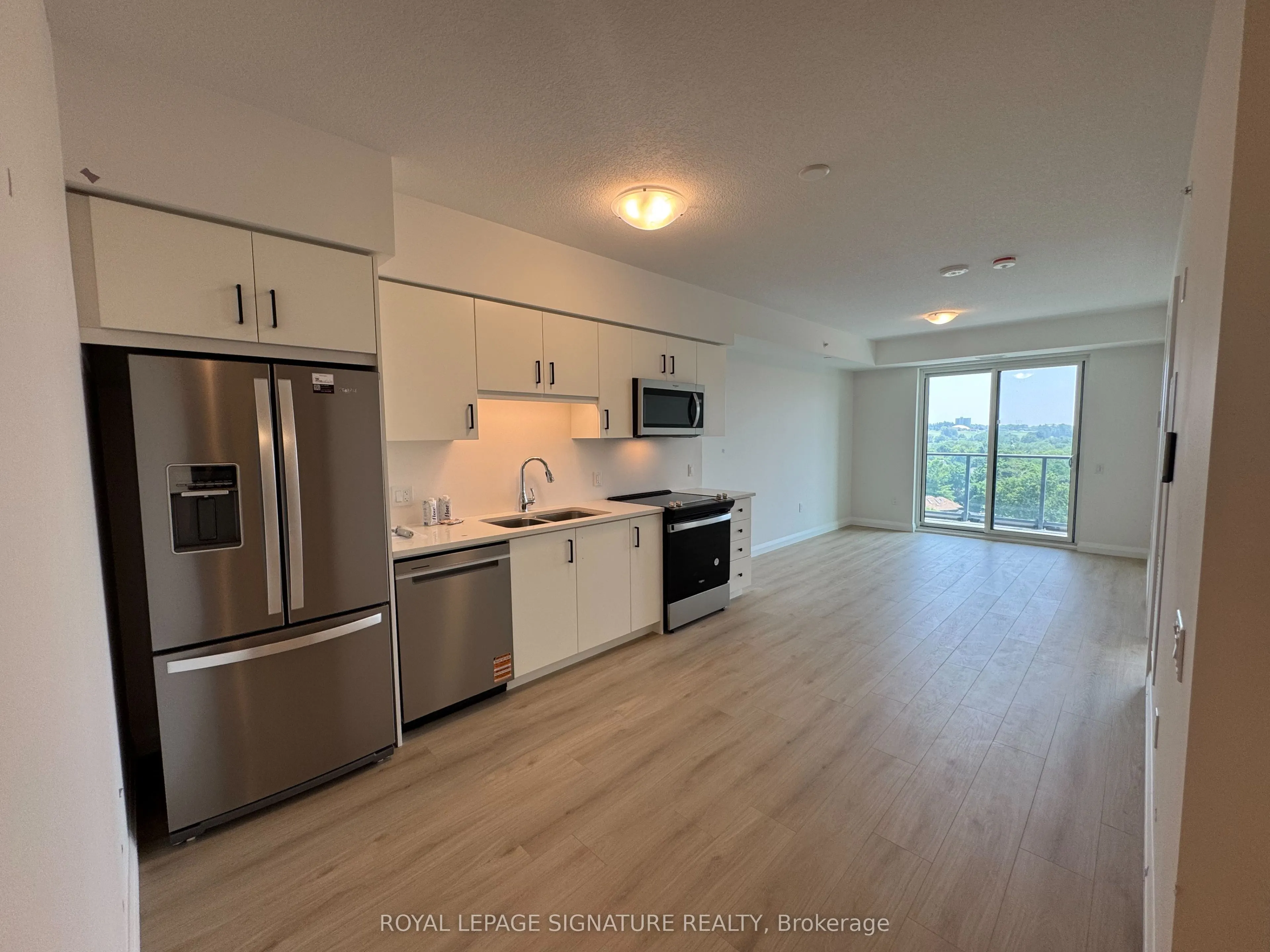 93 Arthur Street South, #902