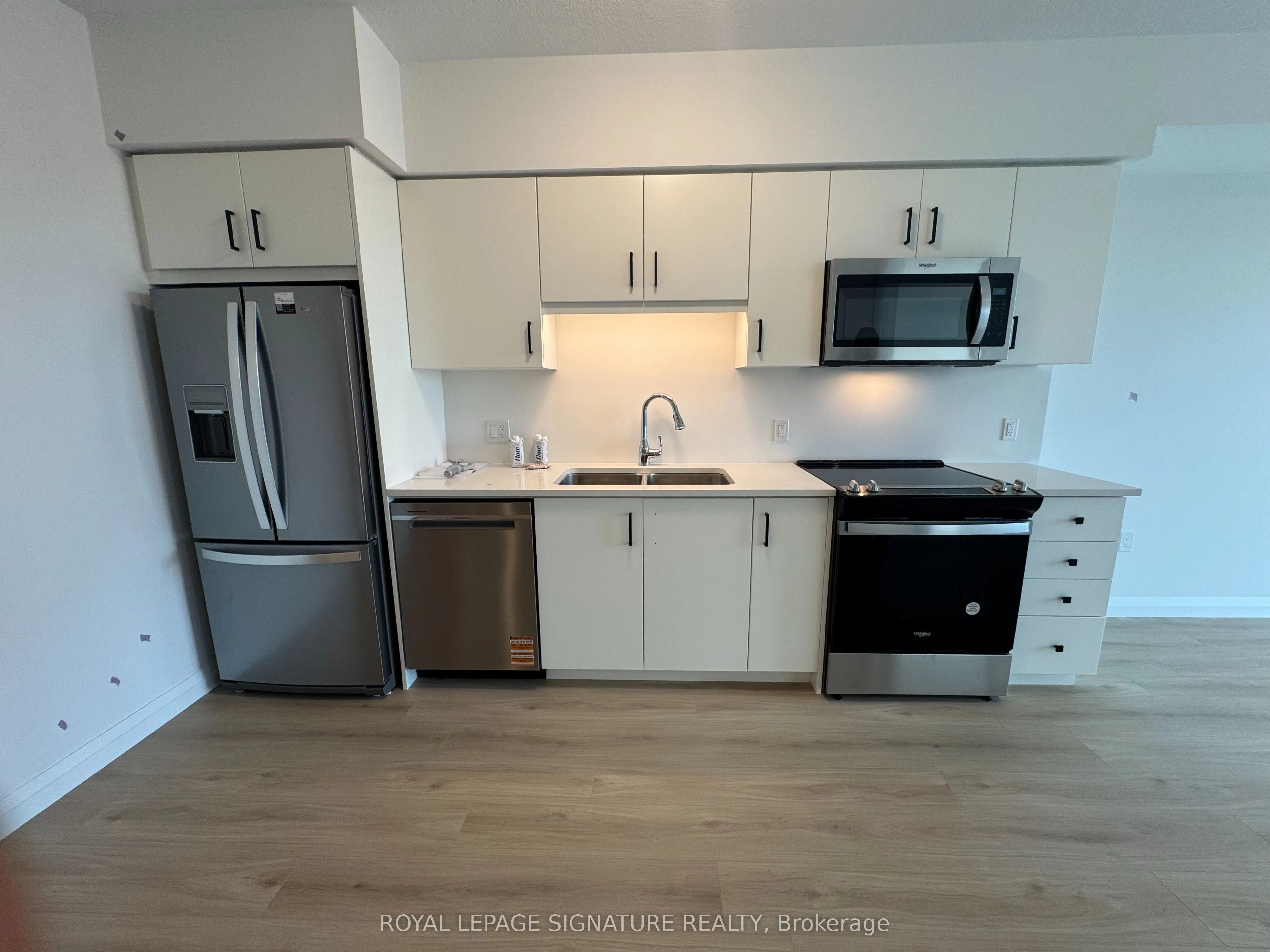 93 Arthur Street South, #902